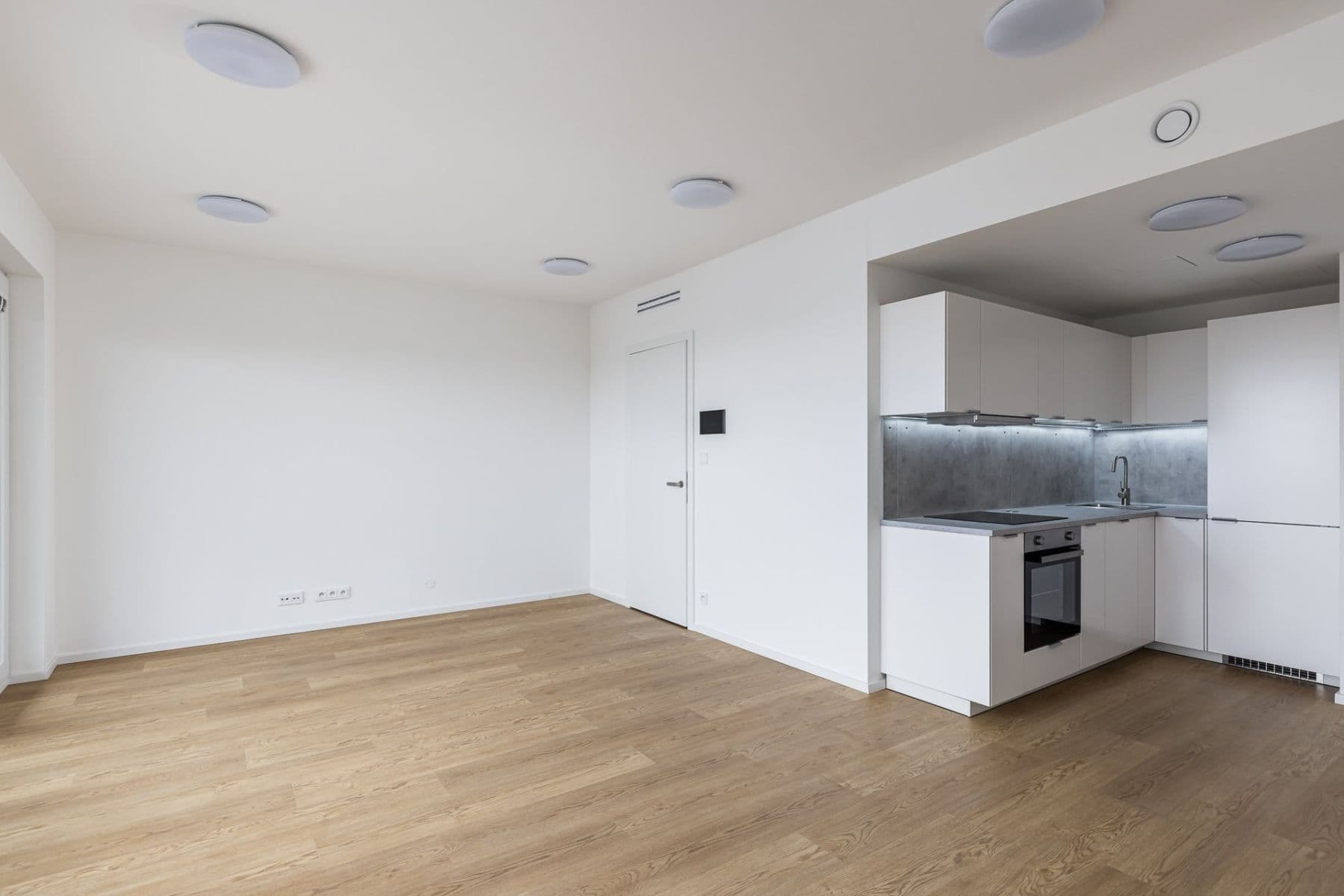 1 bedroom with open-plan kitchen flat to rent, 57 m², Hábova, Prague, Prague 1 bedroom with open-plan kitchen flat to rent, 57 m², Hábova, Prague, Prague