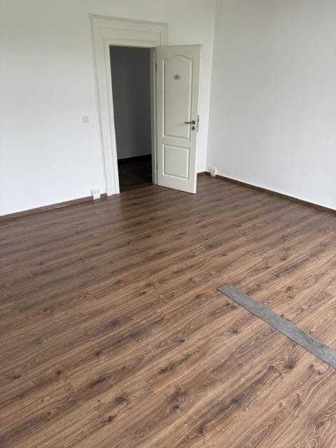 office to rent, 154 m², Oberbenrader Str. 51, Nordrhein-Westfalen - Krefeld, North Rhine-Westphalia office to rent, 154 m², Oberbenrader Str. 51, Nordrhein-Westfalen - Krefeld, North Rhine-Westphalia