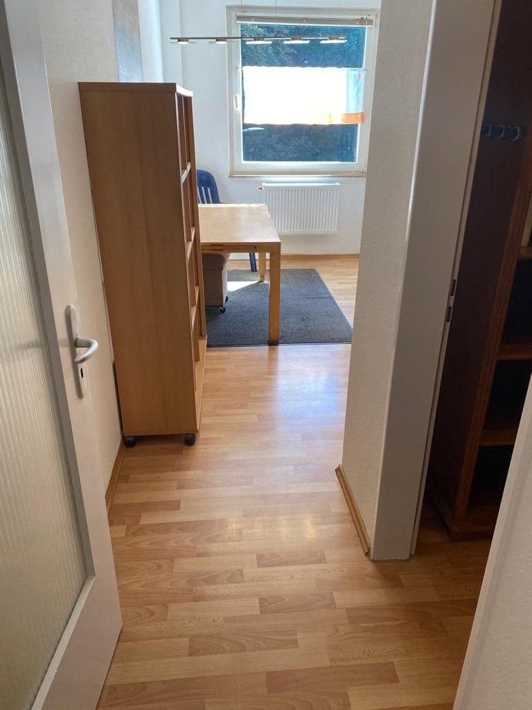2 bedroom with open-plan kitchen flat to rent, 105 m², Ittertalstraße 138, Solingen, North Rhine-Westphalia 2 bedroom with open-plan kitchen flat to rent, 105 m², Ittertalstraße 138, Solingen, North Rhine-Westphalia