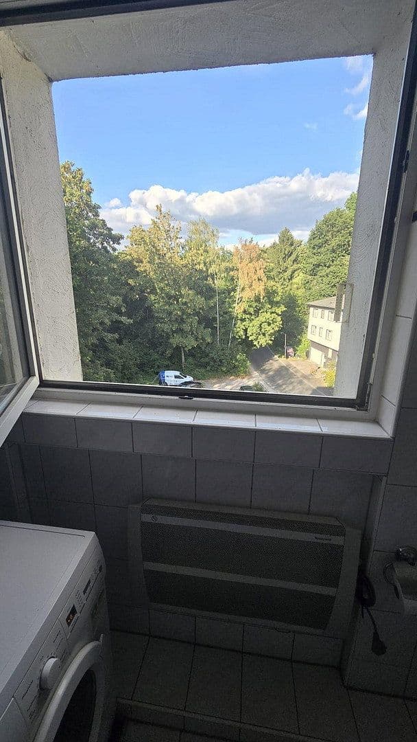 2 bedroom with open-plan kitchen flat to rent, 105 m², Ittertalstraße 138, Solingen, North Rhine-Westphalia 2 bedroom with open-plan kitchen flat to rent, 105 m², Ittertalstraße 138, Solingen, North Rhine-Westphalia