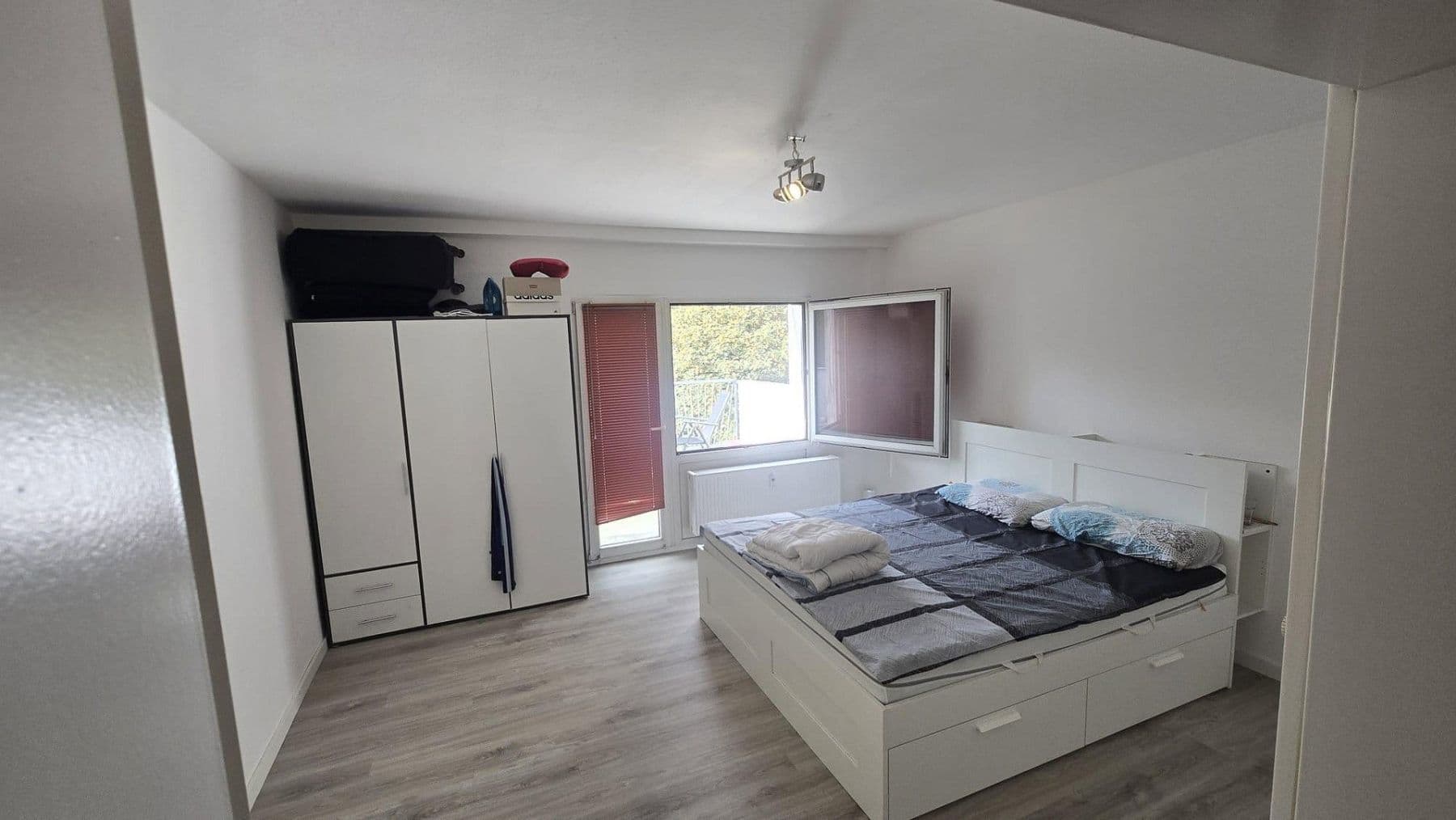 2 bedroom with open-plan kitchen flat to rent, 105 m², Ittertalstraße 138, Solingen, North Rhine-Westphalia 2 bedroom with open-plan kitchen flat to rent, 105 m², Ittertalstraße 138, Solingen, North Rhine-Westphalia