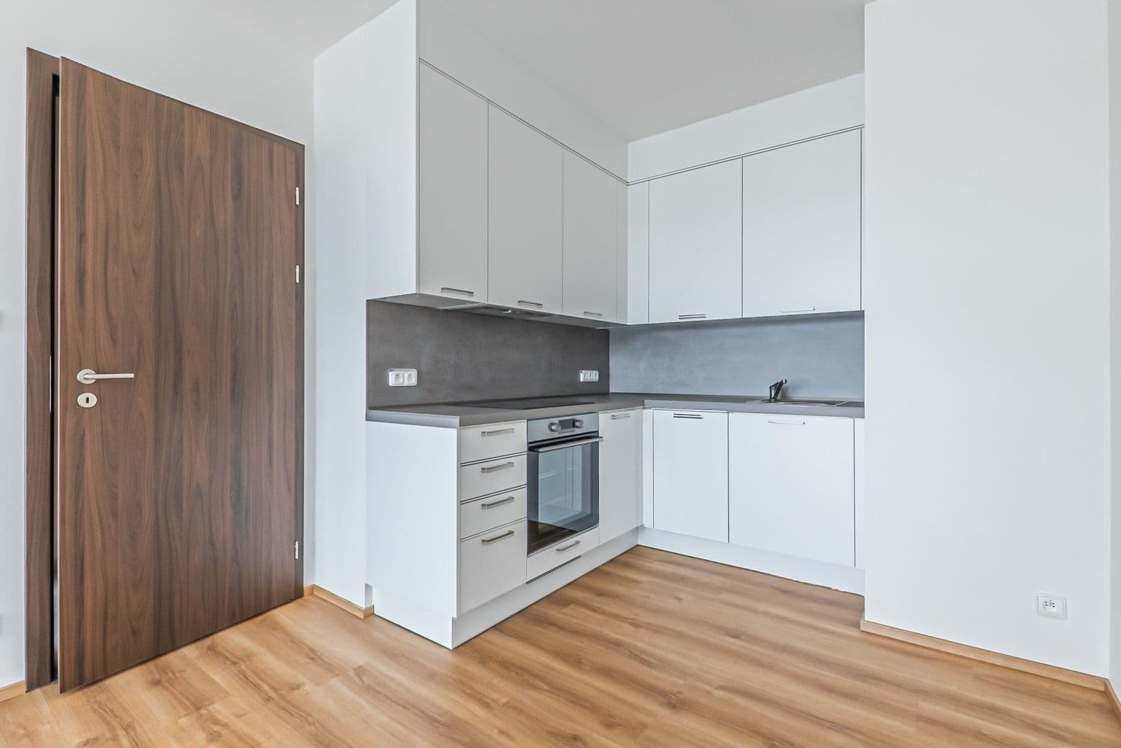 1 bedroom with open-plan kitchen flat for sale, 51 m², Pod Harfou, Prague, Prague 1 bedroom with open-plan kitchen flat for sale, 51 m², Pod Harfou, Prague, Prague