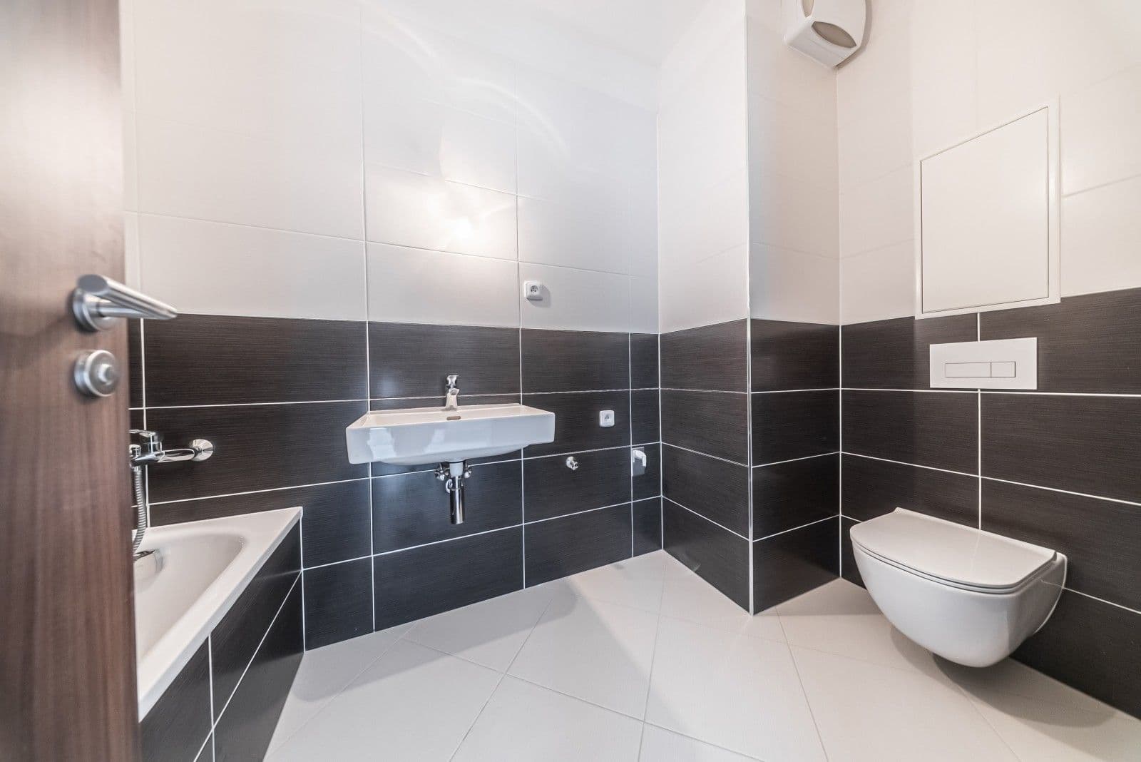 1 bedroom with open-plan kitchen flat for sale, 51 m², Pod Harfou, Prague, Prague 1 bedroom with open-plan kitchen flat for sale, 51 m², Pod Harfou, Prague, Prague