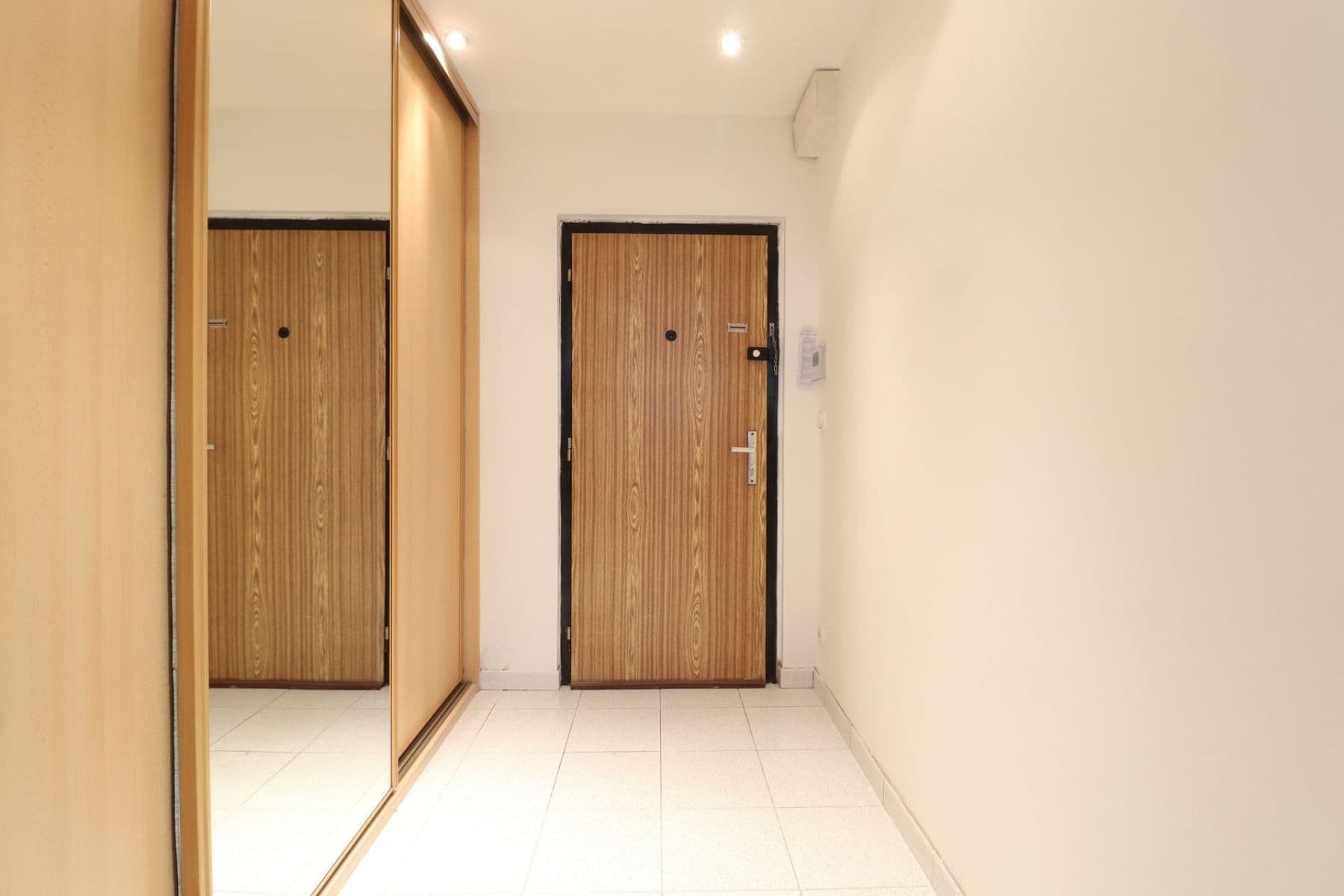 3 bedroom flat to rent, 78 m², Dreyerova, Prague, Prague 3 bedroom flat to rent, 78 m², Dreyerova, Prague, Prague