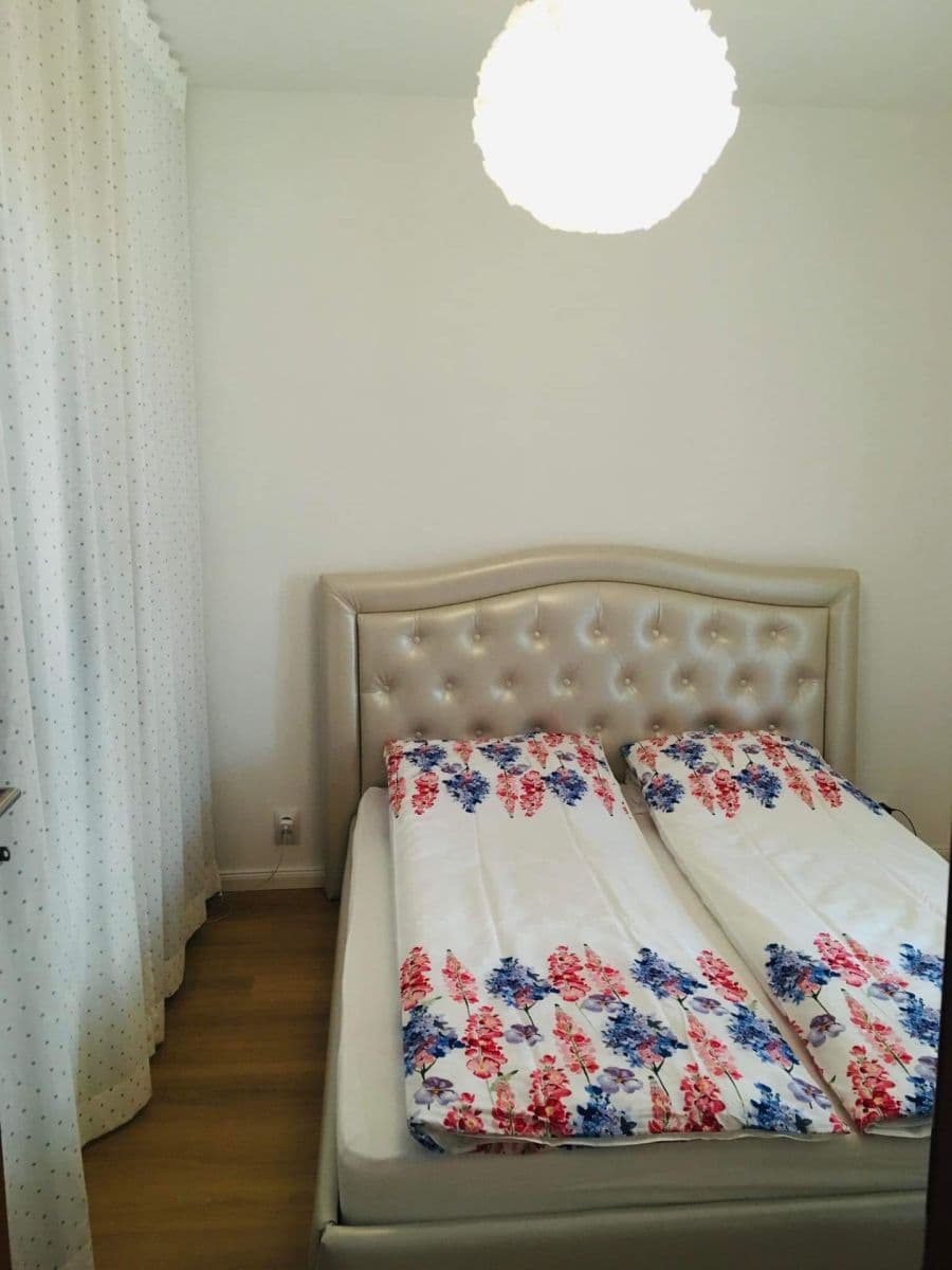 1 bedroom with open-plan kitchen flat to rent, 42 m², Plzeňská, Prague, Prague 1 bedroom with open-plan kitchen flat to rent, 42 m², Plzeňská, Prague, Prague