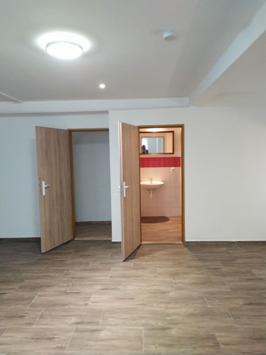4 bedroom with open-plan kitchen flat to rent, 160 m², Politických vězňů, Holýšov, Plzeňský Region 4 bedroom with open-plan kitchen flat to rent, 160 m², Politických vězňů, Holýšov, Plzeňský Region