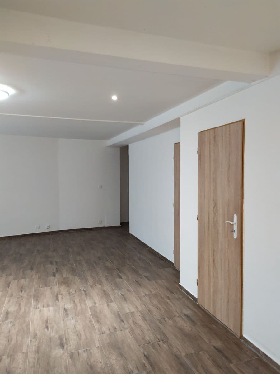 4 bedroom with open-plan kitchen flat to rent, 160 m², Politických vězňů, Holýšov, Plzeňský Region 4 bedroom with open-plan kitchen flat to rent, 160 m², Politických vězňů, Holýšov, Plzeňský Region