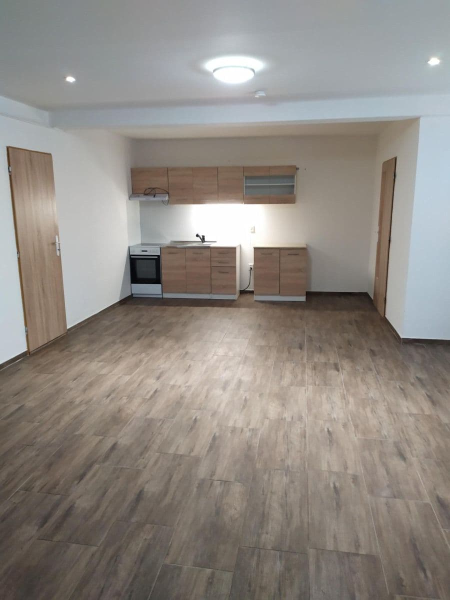 4 bedroom with open-plan kitchen flat to rent, 160 m², Politických vězňů, Holýšov, Plzeňský Region 4 bedroom with open-plan kitchen flat to rent, 160 m², Politických vězňů, Holýšov, Plzeňský Region