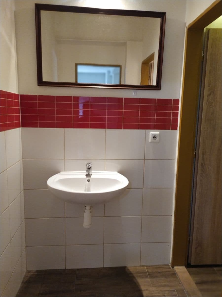 4 bedroom with open-plan kitchen flat to rent, 160 m², Politických vězňů, Holýšov, Plzeňský Region 4 bedroom with open-plan kitchen flat to rent, 160 m², Politických vězňů, Holýšov, Plzeňský Region