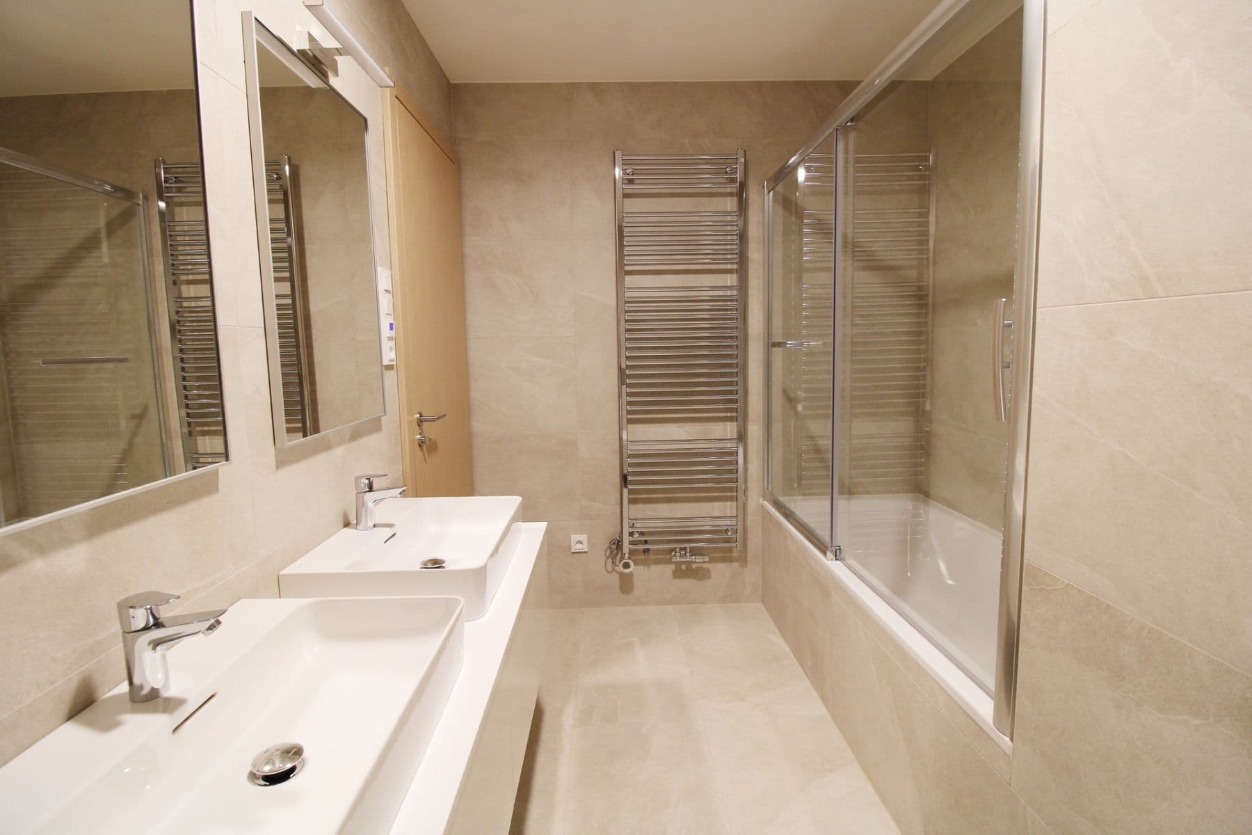2 bedroom with open-plan kitchen flat to rent, 94 m², Pod Juliskou, Prague, Prague 2 bedroom with open-plan kitchen flat to rent, 94 m², Pod Juliskou, Prague, Prague