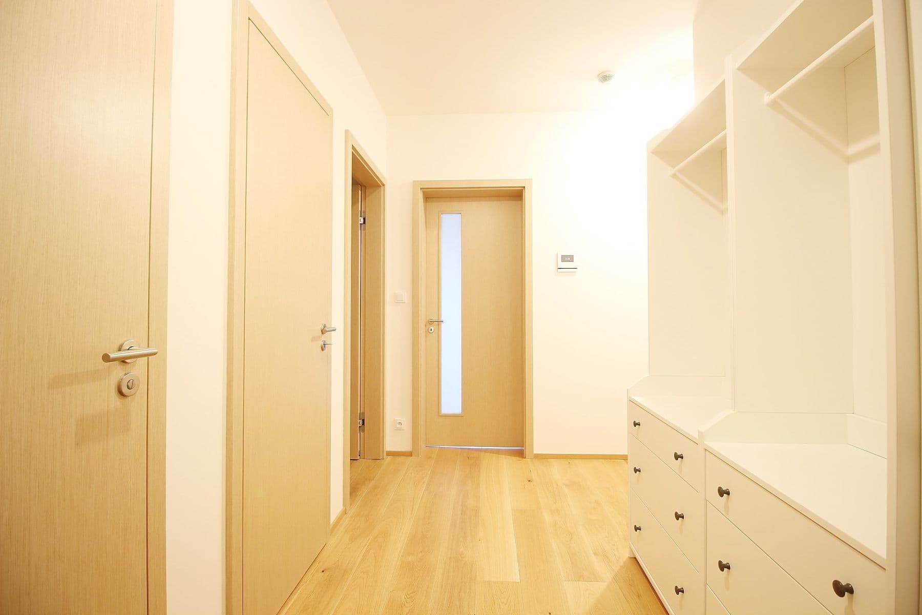 2 bedroom with open-plan kitchen flat to rent, 94 m², Pod Juliskou, Prague, Prague 2 bedroom with open-plan kitchen flat to rent, 94 m², Pod Juliskou, Prague, Prague
