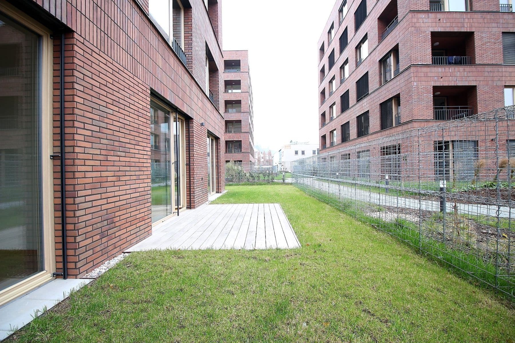 2 bedroom with open-plan kitchen flat to rent, 94 m², Pod Juliskou, Prague, Prague 2 bedroom with open-plan kitchen flat to rent, 94 m², Pod Juliskou, Prague, Prague