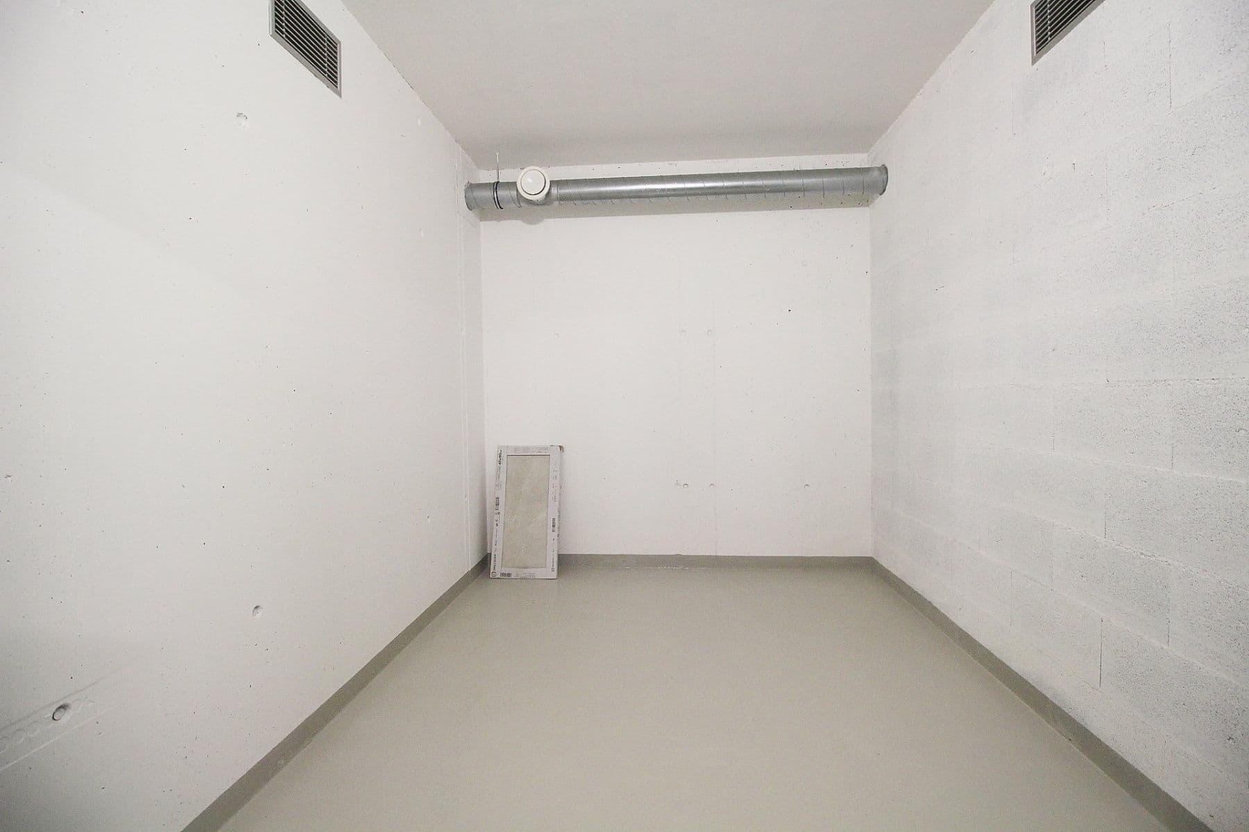 2 bedroom with open-plan kitchen flat to rent, 94 m², Pod Juliskou, Prague, Prague 2 bedroom with open-plan kitchen flat to rent, 94 m², Pod Juliskou, Prague, Prague