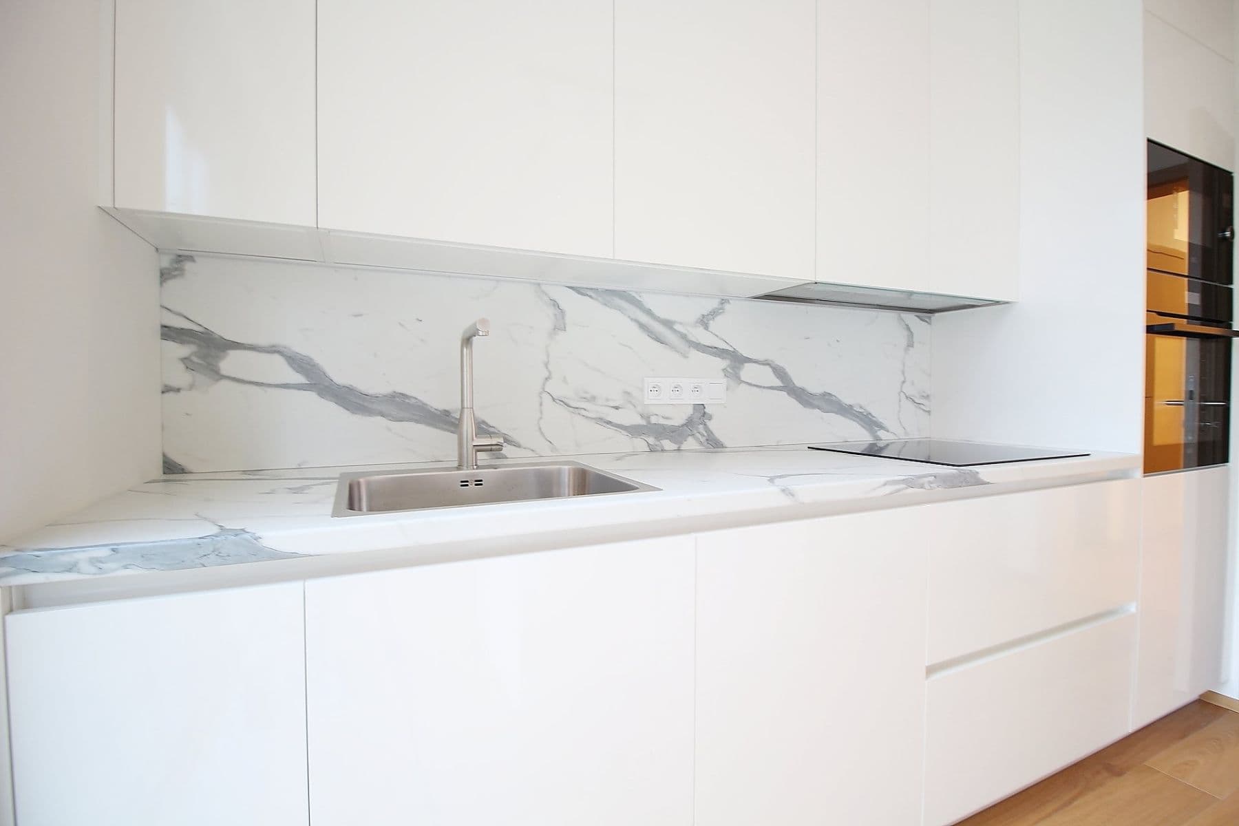 2 bedroom with open-plan kitchen flat to rent, 94 m², Pod Juliskou, Prague, Prague 2 bedroom with open-plan kitchen flat to rent, 94 m², Pod Juliskou, Prague, Prague