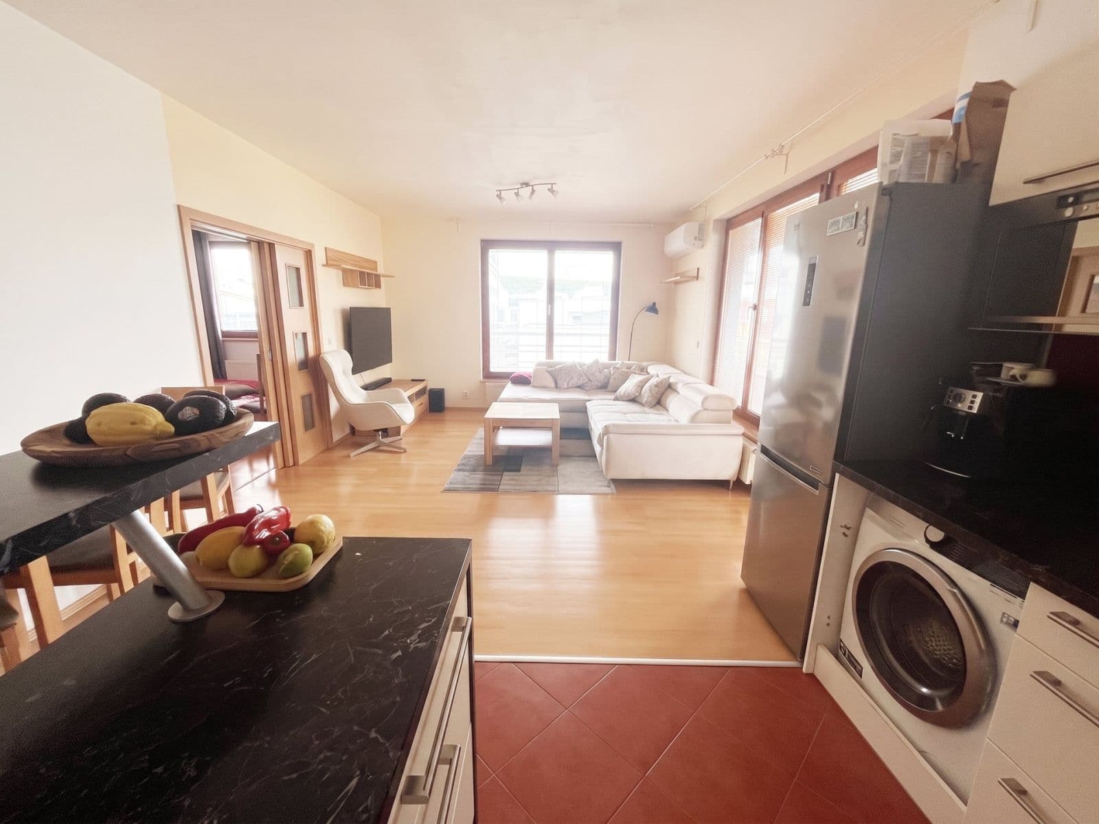 1 bedroom with open-plan kitchen flat to rent, 62 m², Jana Přibíka, Prague, Prague 1 bedroom with open-plan kitchen flat to rent, 62 m², Jana Přibíka, Prague, Prague