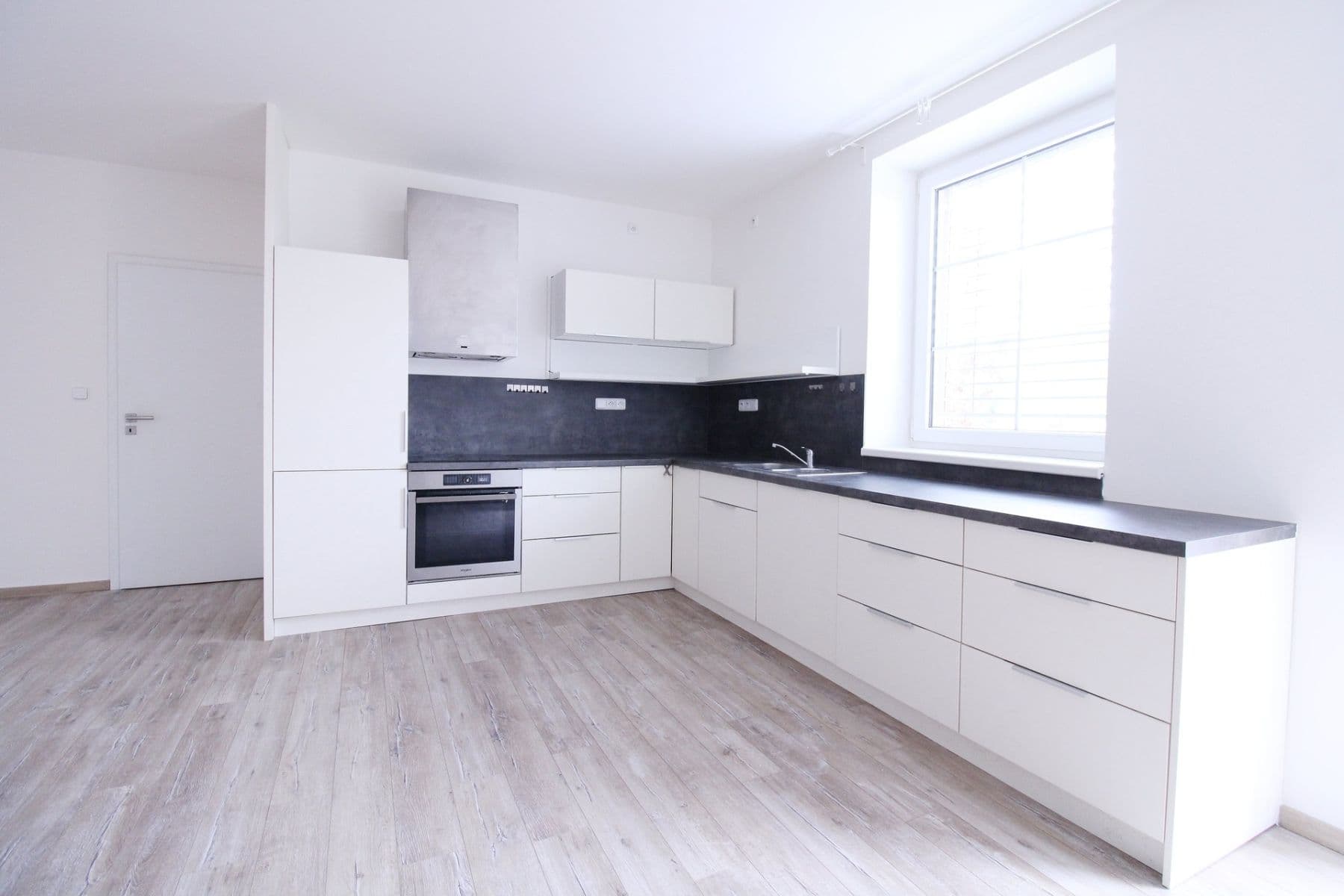 2 bedroom with open-plan kitchen flat to rent, 88 m², Branov, Středočeský Region 2 bedroom with open-plan kitchen flat to rent, 88 m², Branov, Středočeský Region