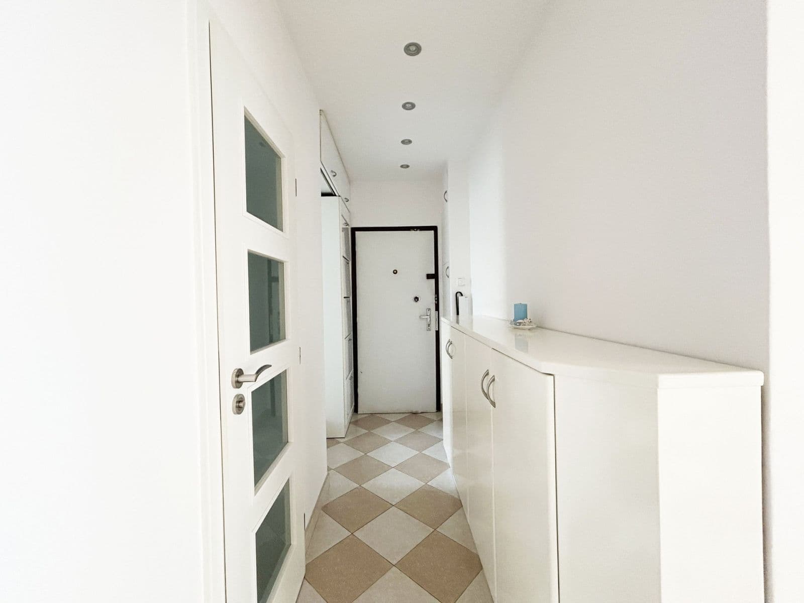 3 bedroom flat to rent, 69 m², Machatého, Prague, Prague 3 bedroom flat to rent, 69 m², Machatého, Prague, Prague