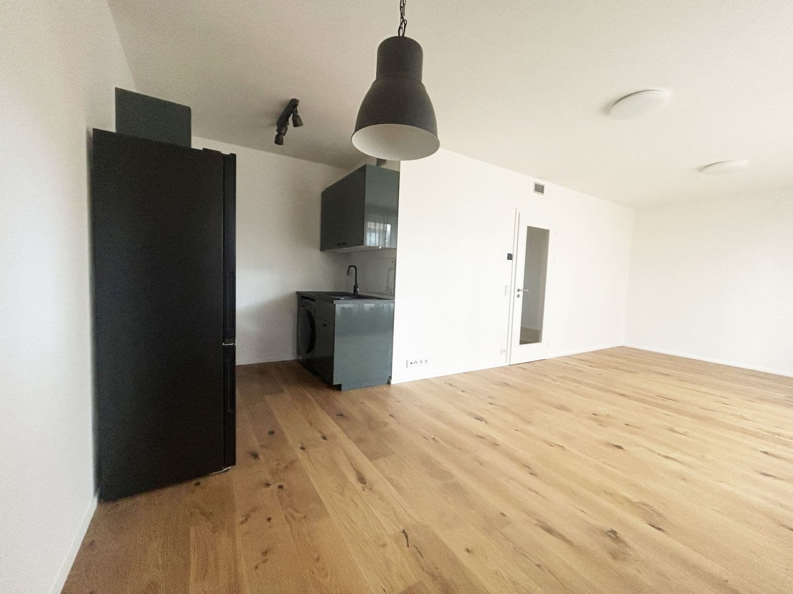 Studio flat to rent, 39 m², U Komína, Prague, Prague Studio flat to rent, 39 m², U Komína, Prague, Prague