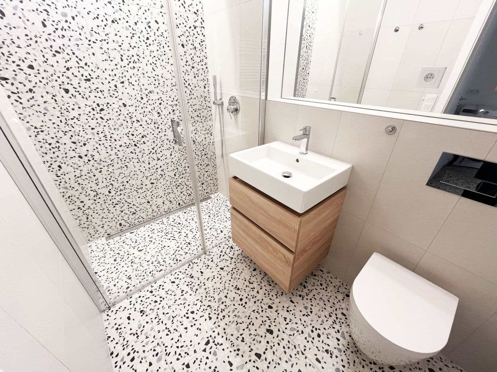 Studio flat to rent, 37 m², U Komína, Prague, Prague Studio flat to rent, 37 m², U Komína, Prague, Prague
