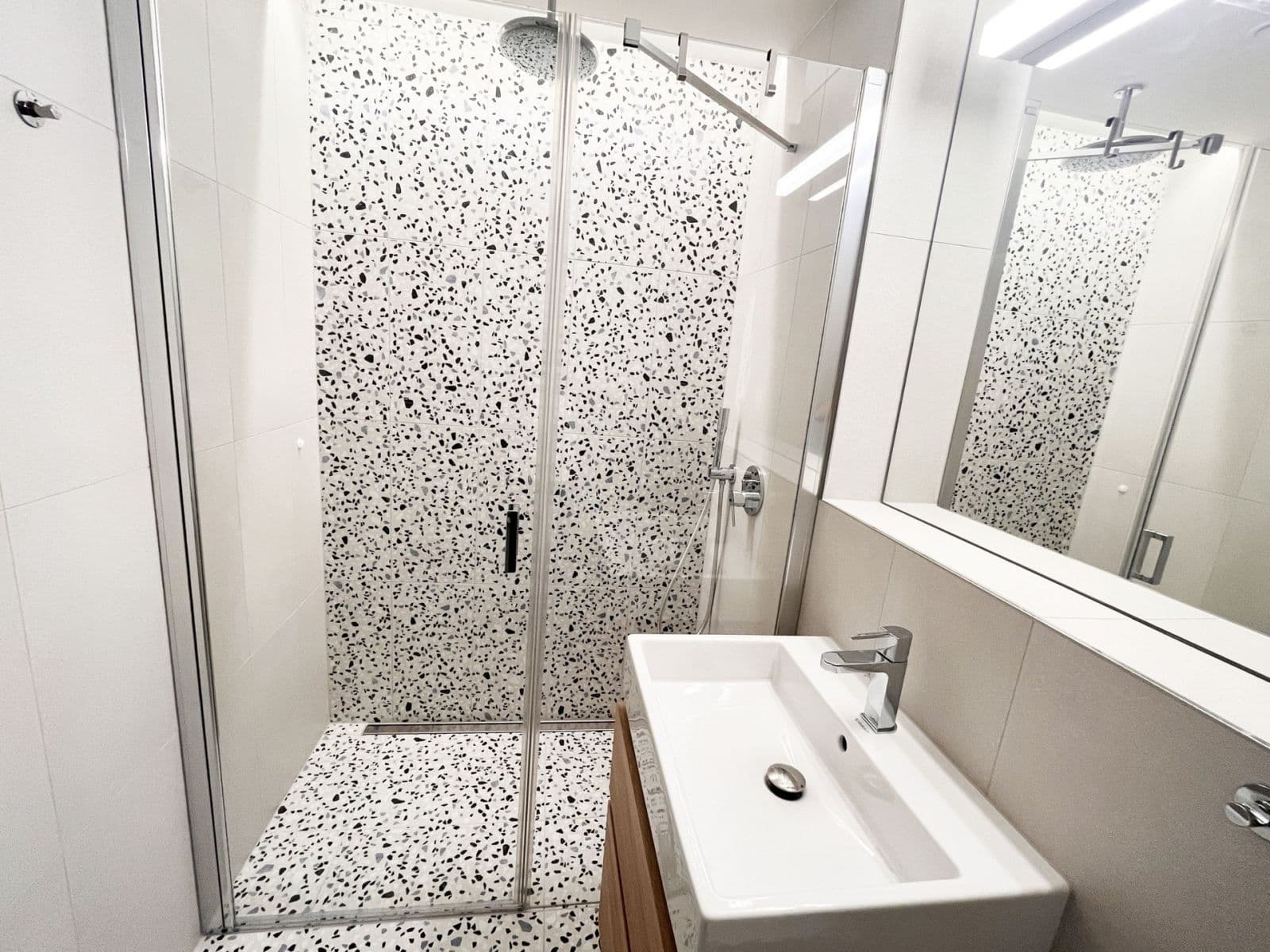 Studio flat to rent, 37 m², U Komína, Prague, Prague Studio flat to rent, 37 m², U Komína, Prague, Prague