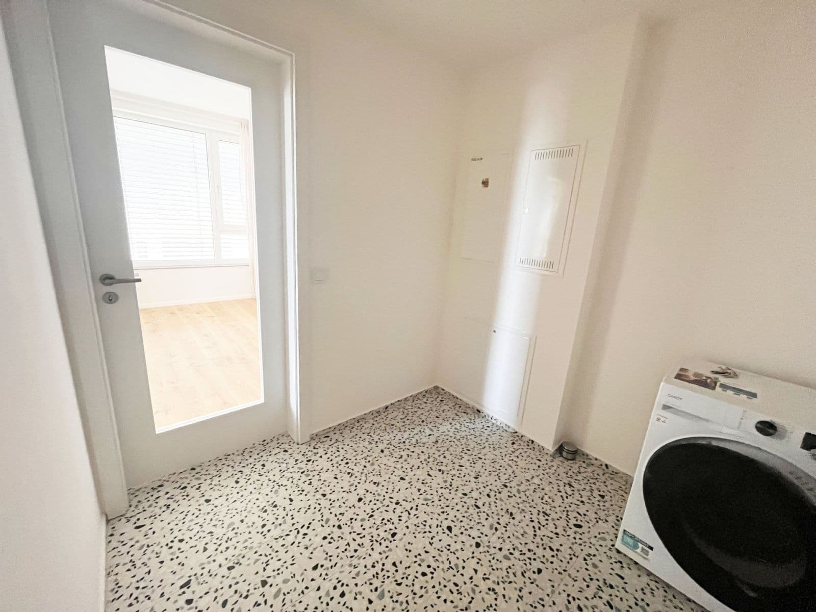 Studio flat to rent, 37 m², U Komína, Prague, Prague Studio flat to rent, 37 m², U Komína, Prague, Prague