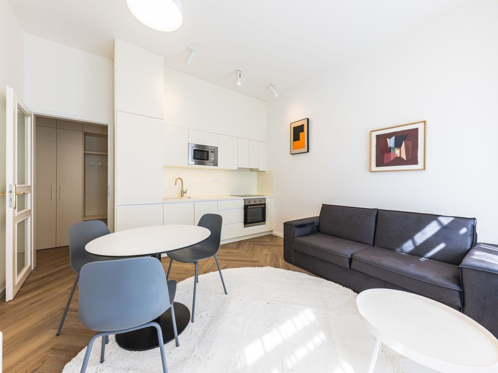 1 bedroom with open-plan kitchen flat to rent, 42 m², Sázavská, Prague, Prague 1 bedroom with open-plan kitchen flat to rent, 42 m², Sázavská, Prague, Prague