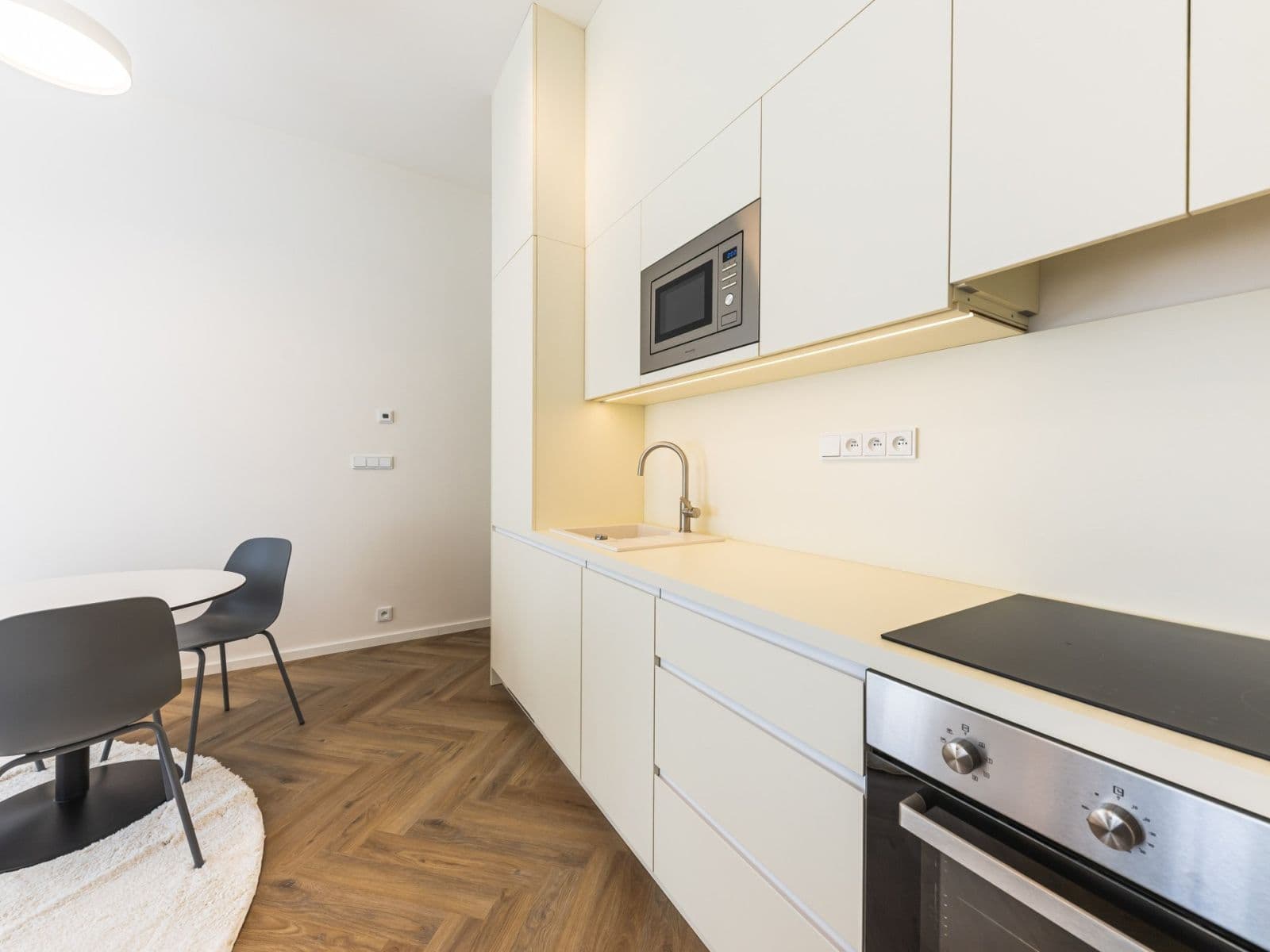 1 bedroom with open-plan kitchen flat to rent, 42 m², Sázavská, Prague, Prague 1 bedroom with open-plan kitchen flat to rent, 42 m², Sázavská, Prague, Prague