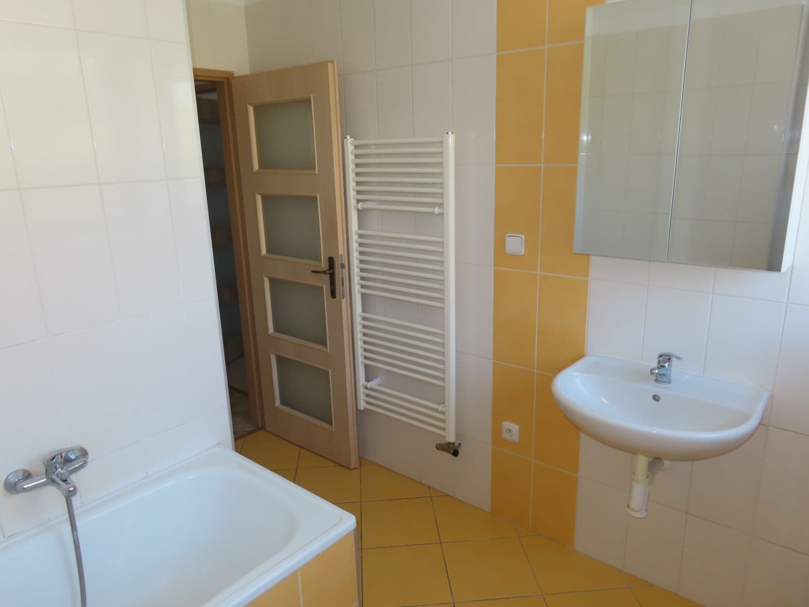 2 bedroom with open-plan kitchen flat to rent, 58 m², Vlnitá, Prague, Prague 2 bedroom with open-plan kitchen flat to rent, 58 m², Vlnitá, Prague, Prague