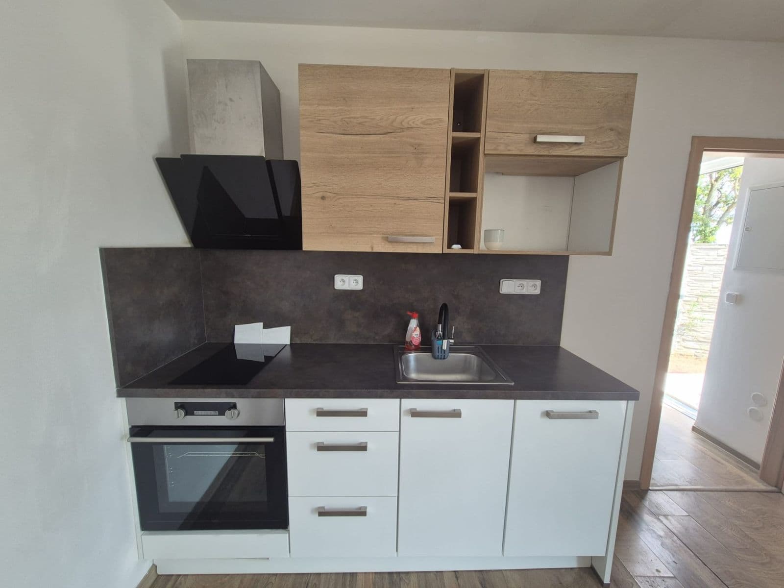 1 bedroom with open-plan kitchen flat to rent, 45 m², Na Vyhlídce, Moravany, Jihomoravský Region 1 bedroom with open-plan kitchen flat to rent, 45 m², Na Vyhlídce, Moravany, Jihomoravský Region