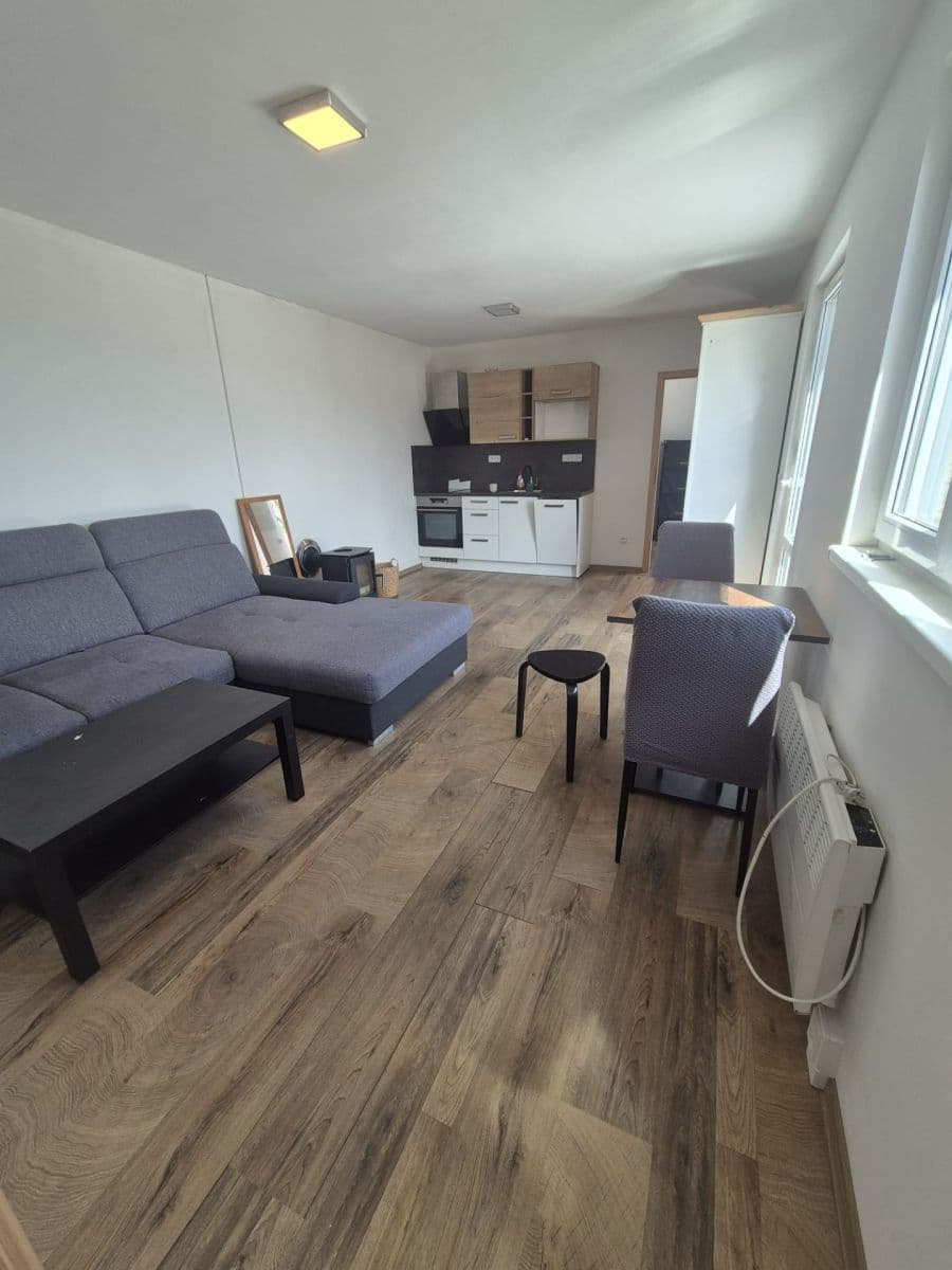 1 bedroom with open-plan kitchen flat to rent, 45 m², Na Vyhlídce, Moravany, Jihomoravský Region 1 bedroom with open-plan kitchen flat to rent, 45 m², Na Vyhlídce, Moravany, Jihomoravský Region