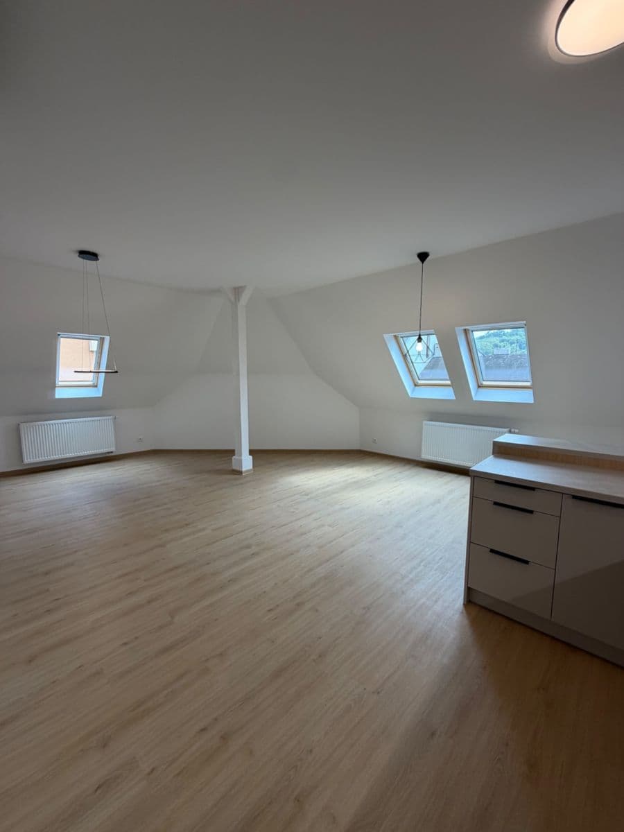 2 bedroom with open-plan kitchen flat to rent, 94 m², Horova, Ústí nad Labem, Ústecký Region 2 bedroom with open-plan kitchen flat to rent, 94 m², Horova, Ústí nad Labem, Ústecký Region