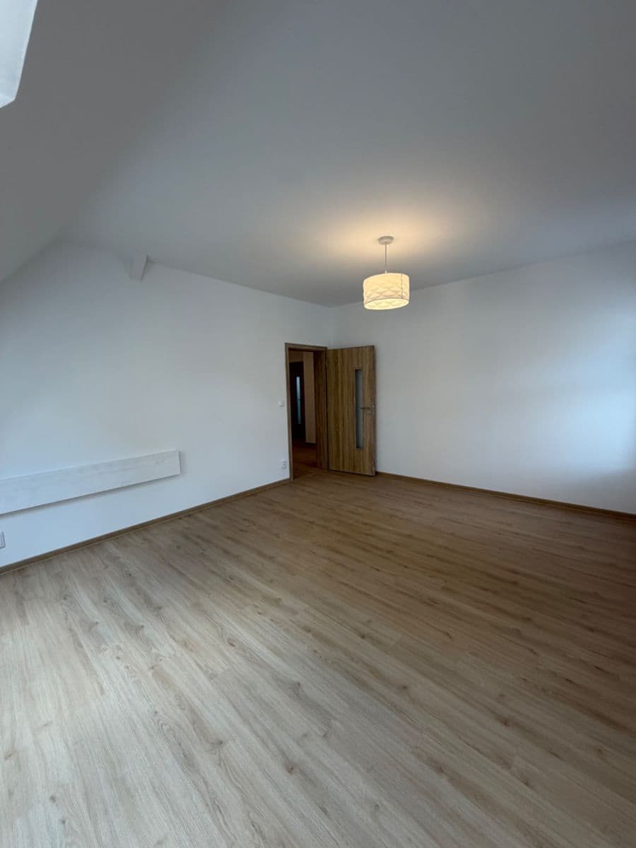 2 bedroom with open-plan kitchen flat to rent, 94 m², Horova, Ústí nad Labem, Ústecký Region 2 bedroom with open-plan kitchen flat to rent, 94 m², Horova, Ústí nad Labem, Ústecký Region