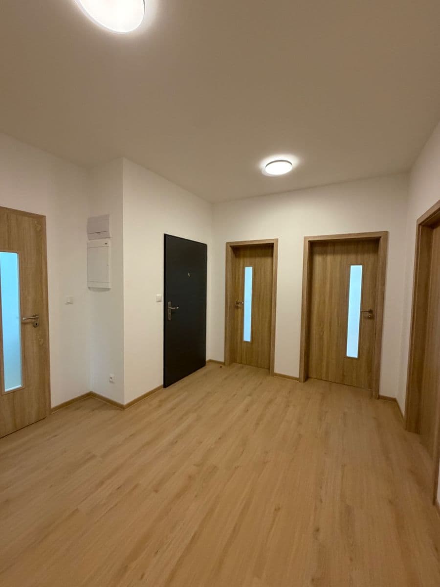2 bedroom with open-plan kitchen flat to rent, 94 m², Horova, Ústí nad Labem, Ústecký Region 2 bedroom with open-plan kitchen flat to rent, 94 m², Horova, Ústí nad Labem, Ústecký Region