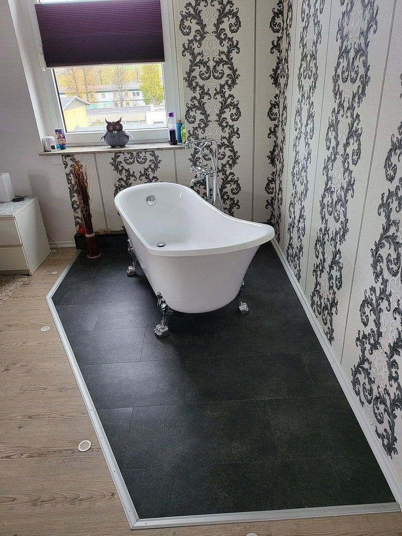 3 bedroom with open-plan kitchen flat to rent, 200 m², Waldenburger Straße 87, Glauchau, Saxony 3 bedroom with open-plan kitchen flat to rent, 200 m², Waldenburger Straße 87, Glauchau, Saxony