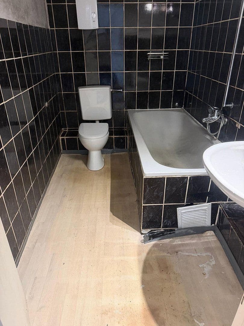 3 bedroom flat to rent, 70 m², Schwarzbach 134, Wuppertal, North Rhine-Westphalia 3 bedroom flat to rent, 70 m², Schwarzbach 134, Wuppertal, North Rhine-Westphalia