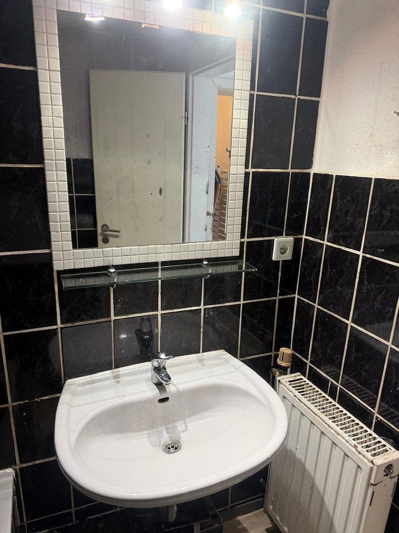 3 bedroom flat to rent, 70 m², Schwarzbach 134, Wuppertal, North Rhine-Westphalia 3 bedroom flat to rent, 70 m², Schwarzbach 134, Wuppertal, North Rhine-Westphalia