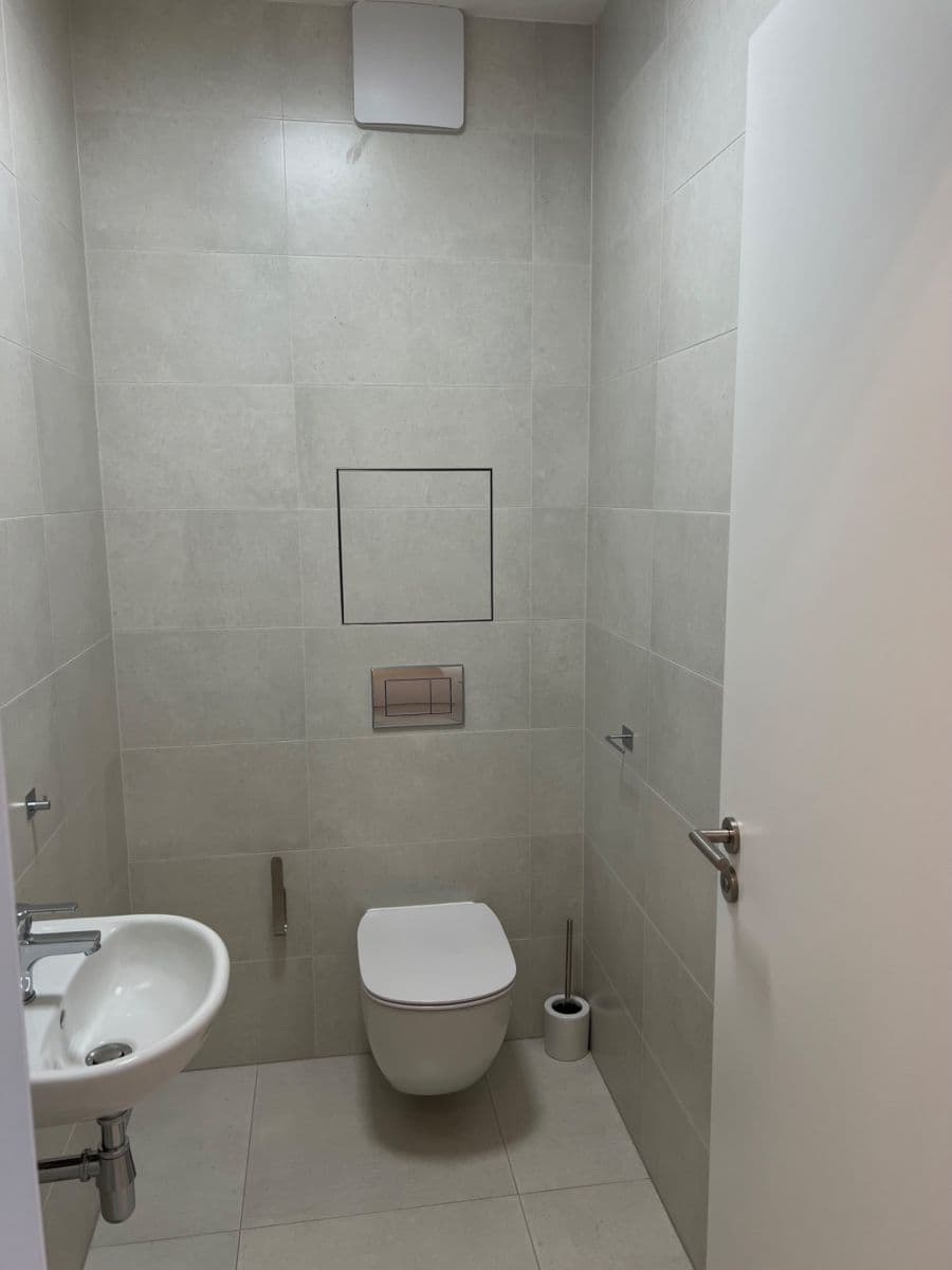 2 bedroom with open-plan kitchen flat to rent, 99 m², Pavla Beneše, Prague, Prague 2 bedroom with open-plan kitchen flat to rent, 99 m², Pavla Beneše, Prague, Prague