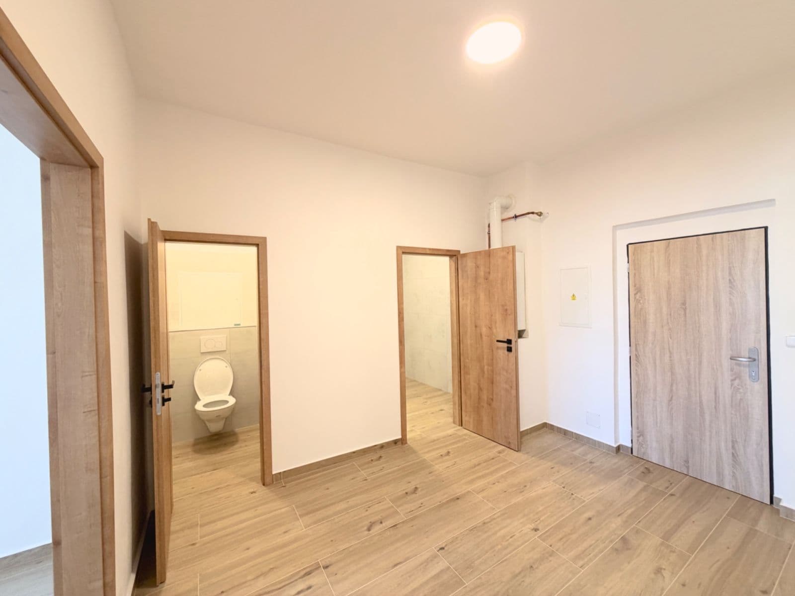 1 bedroom with open-plan kitchen flat to rent, 75 m², náměstí doktora Edvarda Beneše, Liberec, Liberecký Region 1 bedroom with open-plan kitchen flat to rent, 75 m², náměstí doktora Edvarda Beneše, Liberec, Liberecký Region