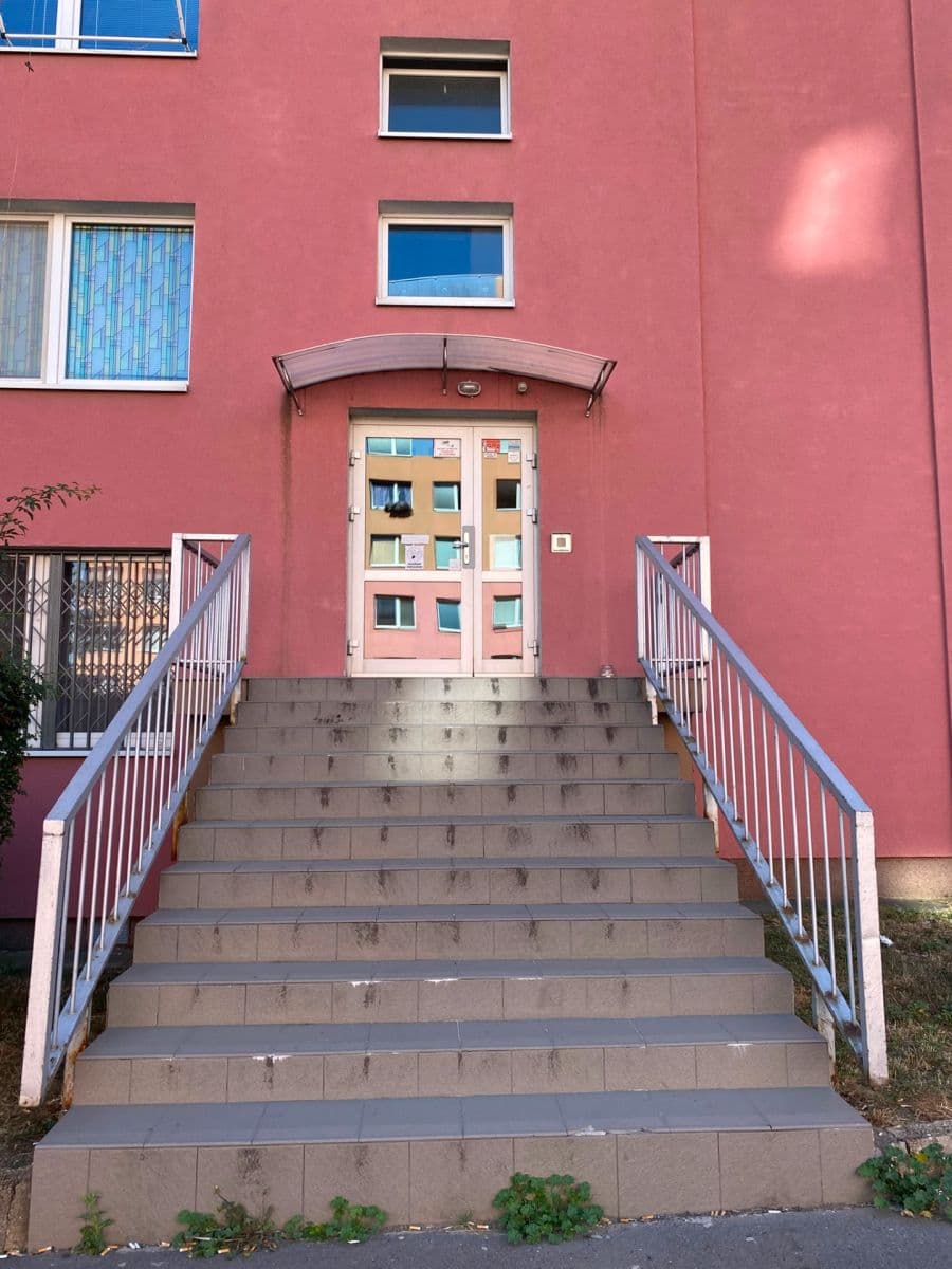 1 bedroom with open-plan kitchen flat to rent, 40 m², Bryksova, Prague, Prague 1 bedroom with open-plan kitchen flat to rent, 40 m², Bryksova, Prague, Prague