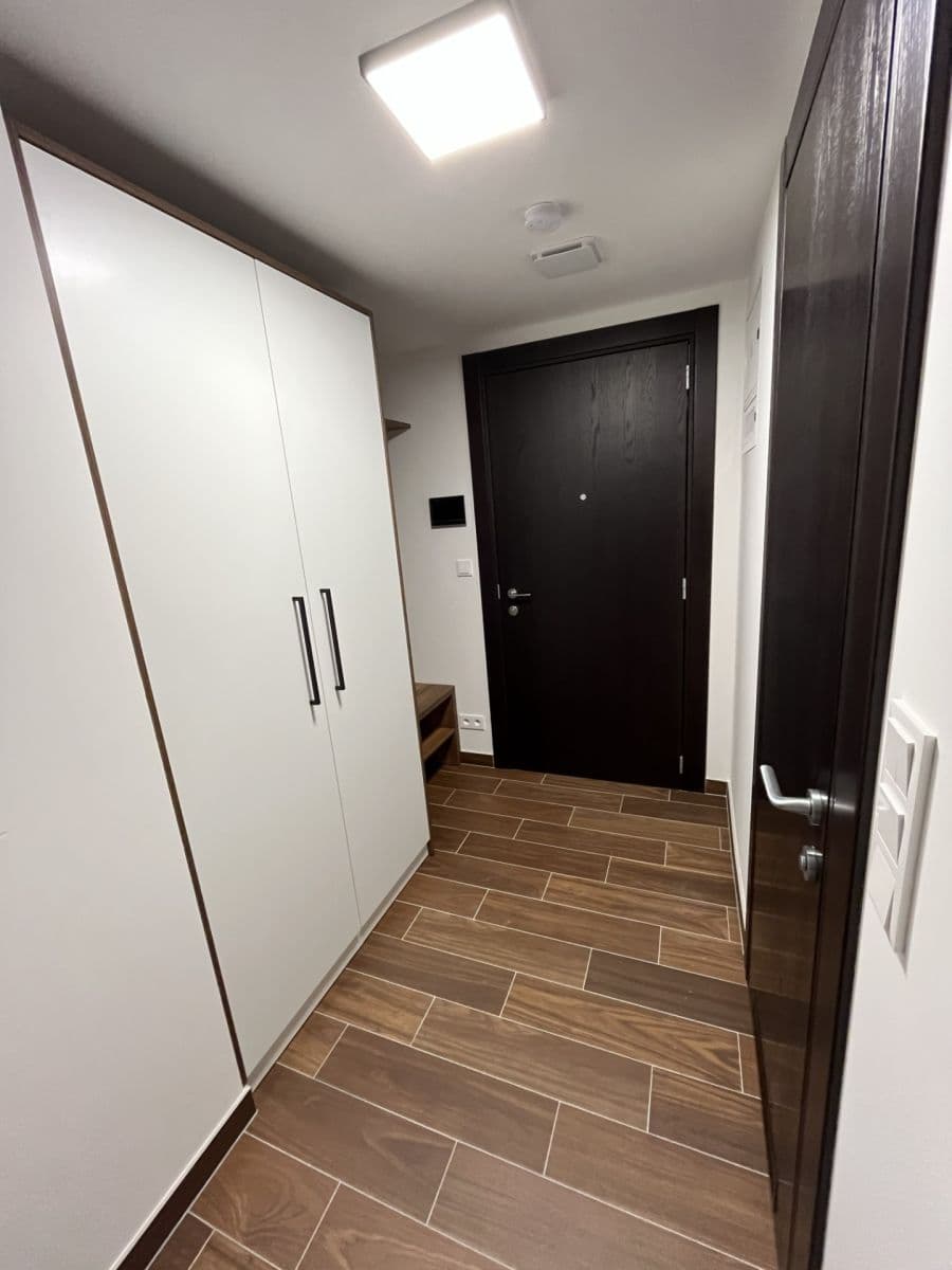 Studio flat to rent, 33 m², Třída Jiřího Pelikána, Olomouc, Olomoucký Region Studio flat to rent, 33 m², Třída Jiřího Pelikána, Olomouc, Olomoucký Region