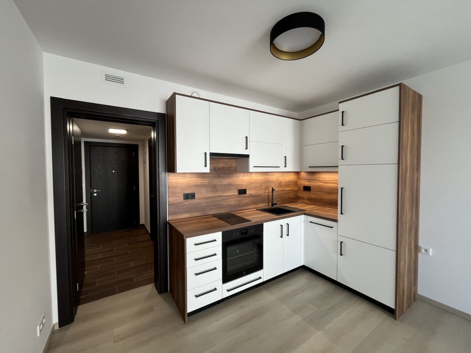 Studio flat to rent, 33 m², Třída Jiřího Pelikána, Olomouc, Olomoucký Region Studio flat to rent, 33 m², Třída Jiřího Pelikána, Olomouc, Olomoucký Region