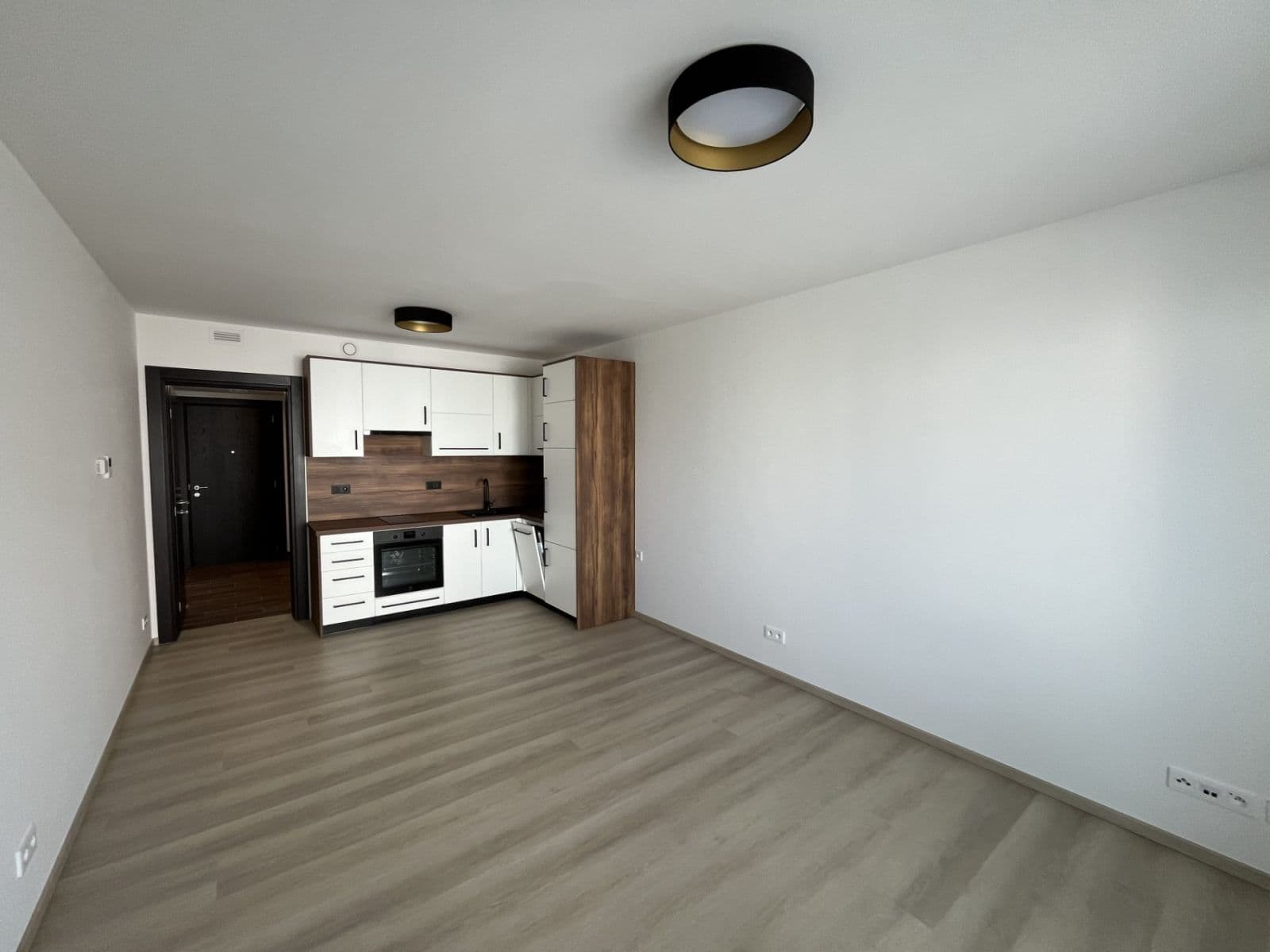 Studio flat to rent, 33 m², Třída Jiřího Pelikána, Olomouc, Olomoucký Region Studio flat to rent, 33 m², Třída Jiřího Pelikána, Olomouc, Olomoucký Region