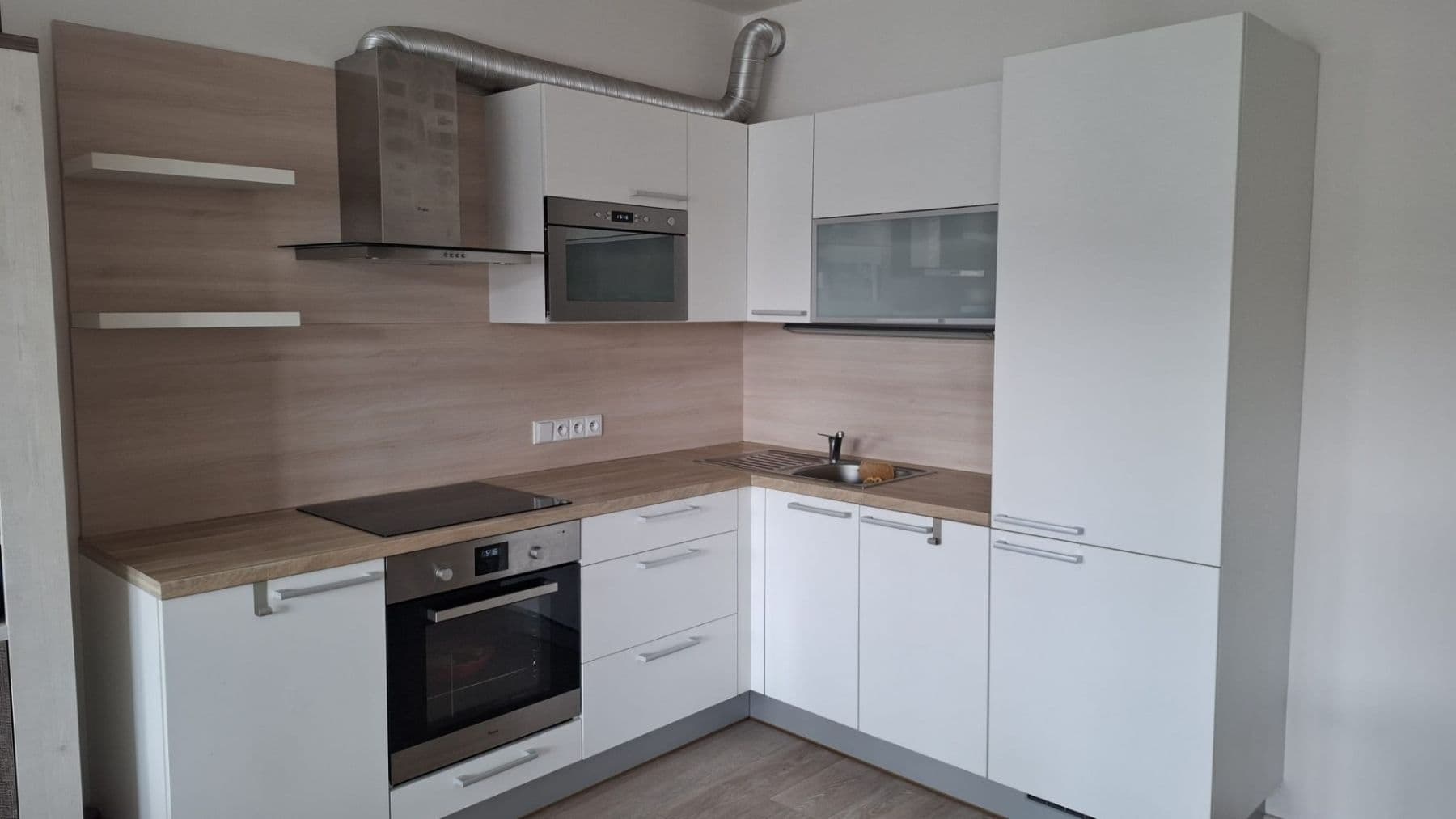 1 bedroom with open-plan kitchen flat to rent, 52 m², Hugo Haase, Prague, Prague 1 bedroom with open-plan kitchen flat to rent, 52 m², Hugo Haase, Prague, Prague
