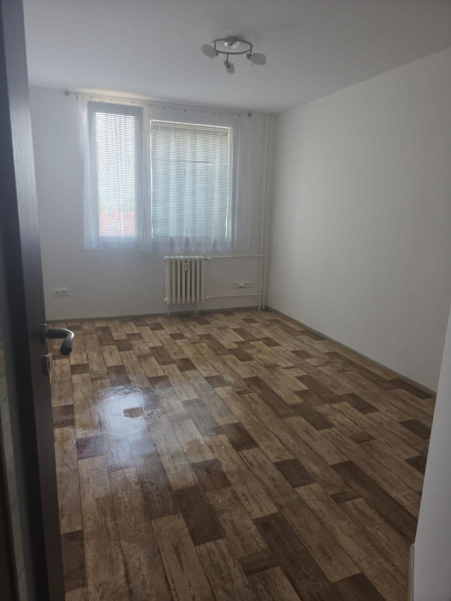 3 bedroom with open-plan kitchen flat to rent, 84 m², Žitenická, Čáslav, Středočeský Region 3 bedroom with open-plan kitchen flat to rent, 84 m², Žitenická, Čáslav, Středočeský Region