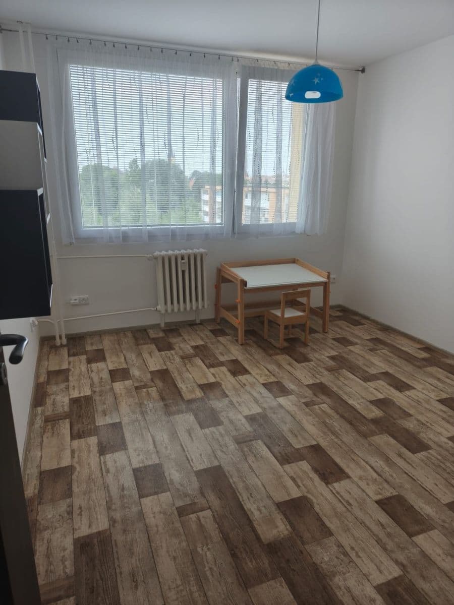 3 bedroom with open-plan kitchen flat to rent, 84 m², Žitenická, Čáslav, Středočeský Region 3 bedroom with open-plan kitchen flat to rent, 84 m², Žitenická, Čáslav, Středočeský Region