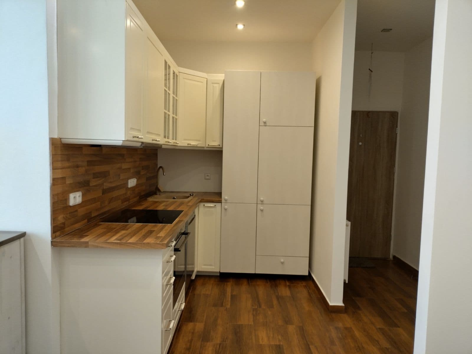 1 bedroom with open-plan kitchen flat to rent, 60 m², Cyrila Boudy, Kladno, Středočeský Region 1 bedroom with open-plan kitchen flat to rent, 60 m², Cyrila Boudy, Kladno, Středočeský Region