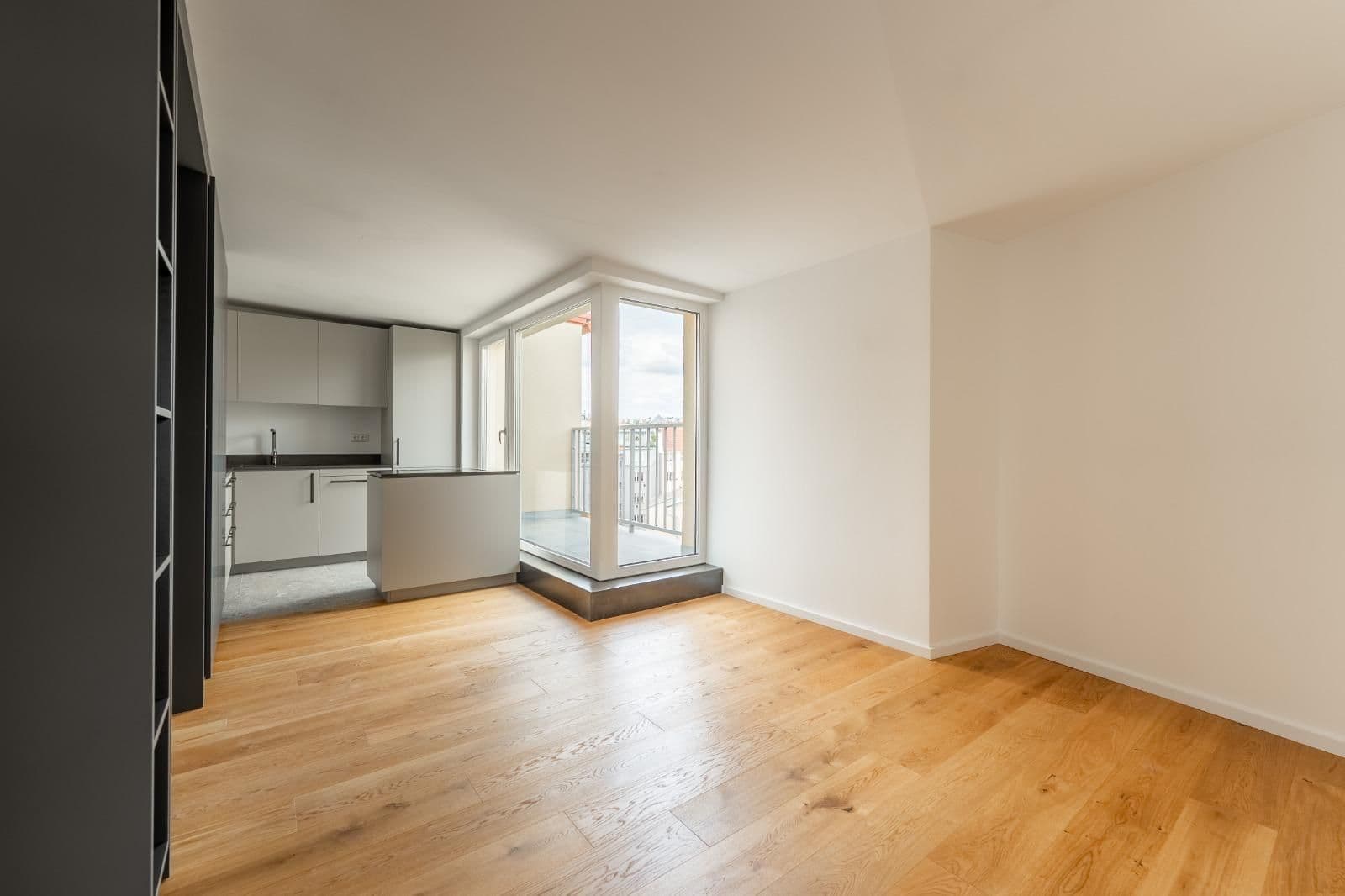 2 bedroom with open-plan kitchen flat to rent, 65 m², U Uranie, Prague, Prague 2 bedroom with open-plan kitchen flat to rent, 65 m², U Uranie, Prague, Prague