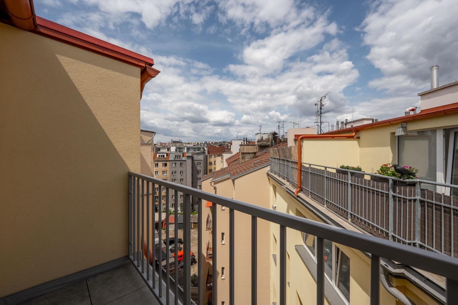 2 bedroom with open-plan kitchen flat to rent, 65 m², U Uranie, Prague, Prague 2 bedroom with open-plan kitchen flat to rent, 65 m², U Uranie, Prague, Prague