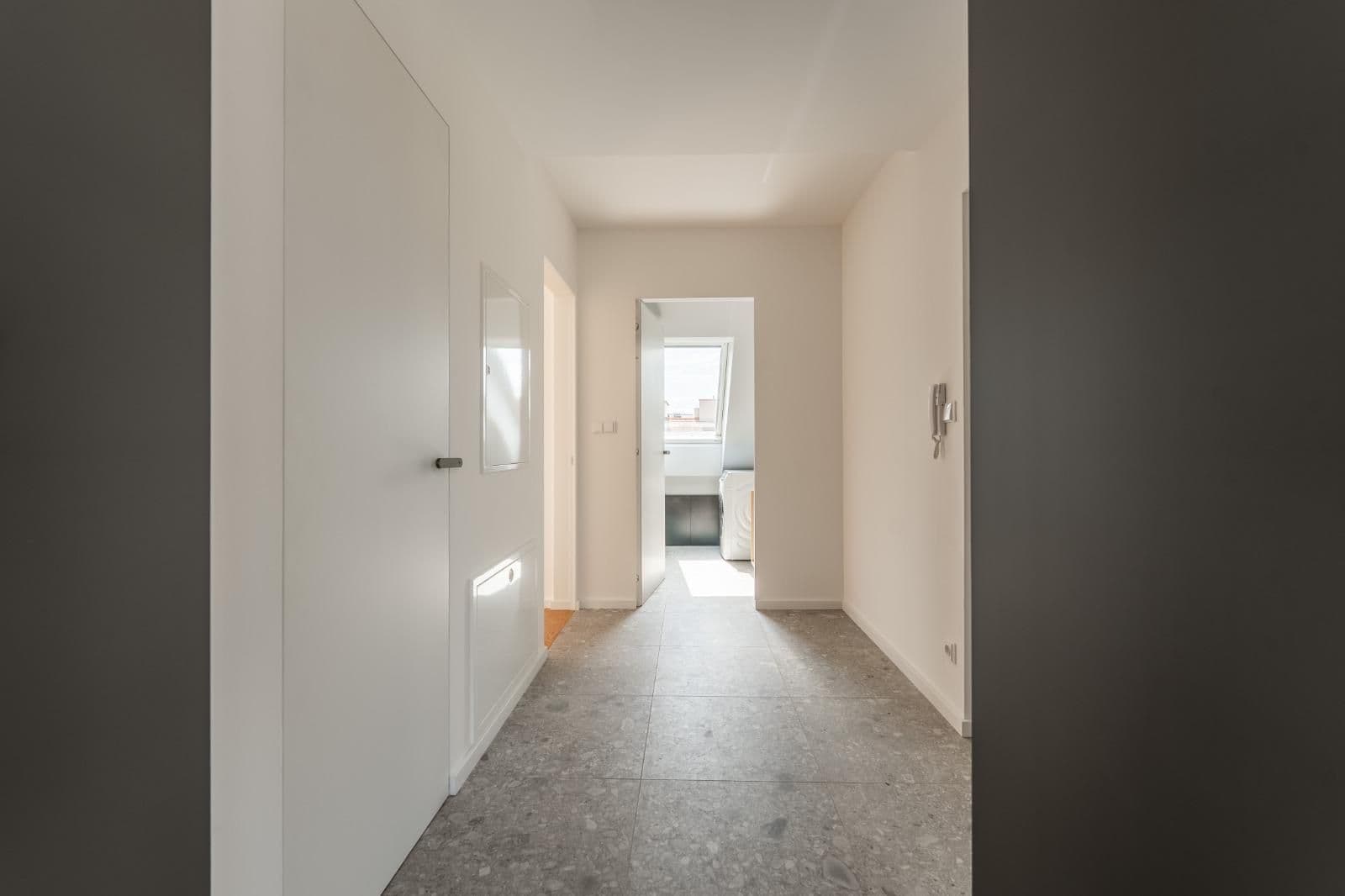 2 bedroom with open-plan kitchen flat to rent, 65 m², U Uranie, Prague, Prague 2 bedroom with open-plan kitchen flat to rent, 65 m², U Uranie, Prague, Prague