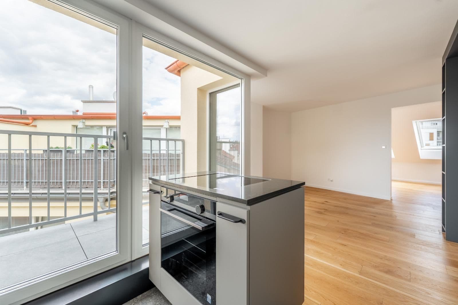 2 bedroom with open-plan kitchen flat to rent, 65 m², U Uranie, Prague, Prague 2 bedroom with open-plan kitchen flat to rent, 65 m², U Uranie, Prague, Prague